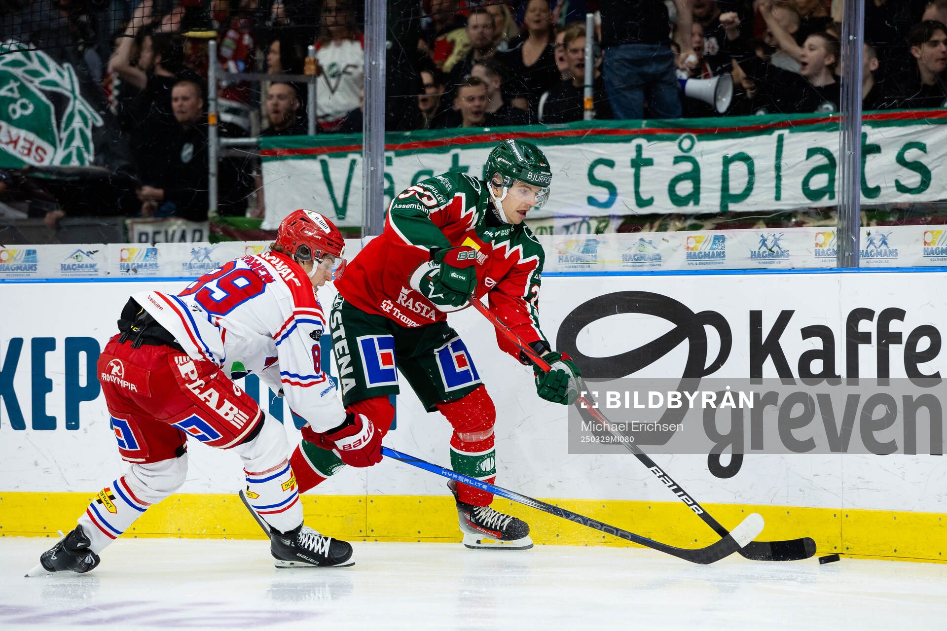 Timrås Oliver Kapanen och Frölundas Linus Högberg