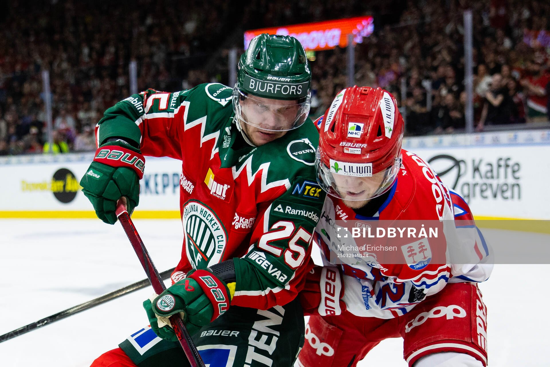 Frölundas Arttu Ruotsalainen och Timrås Dennis Värmhed