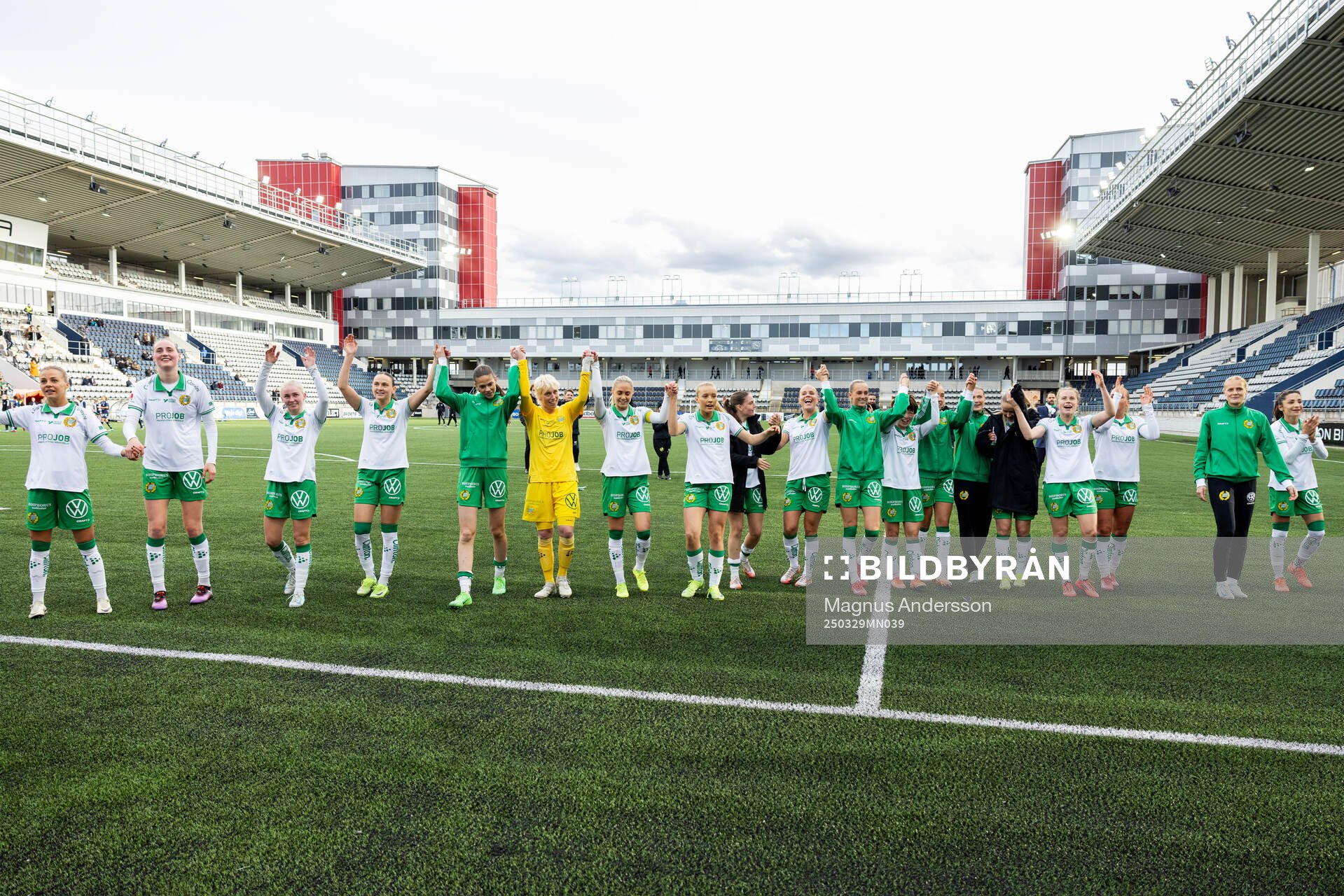 Hammarbys spelare jublar