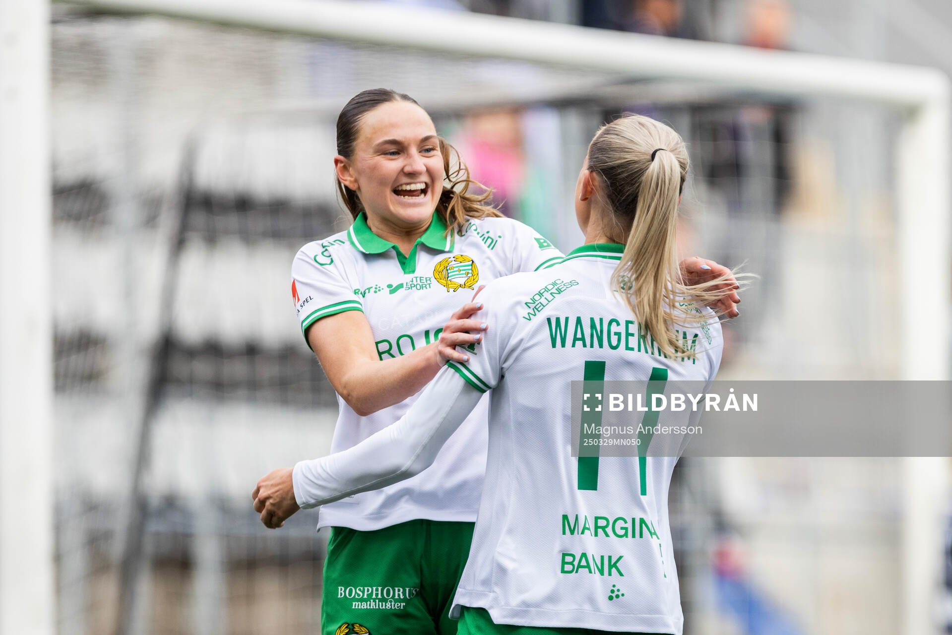 Hammarbys Vilde Hasund jublar med Ellen Wangerheim