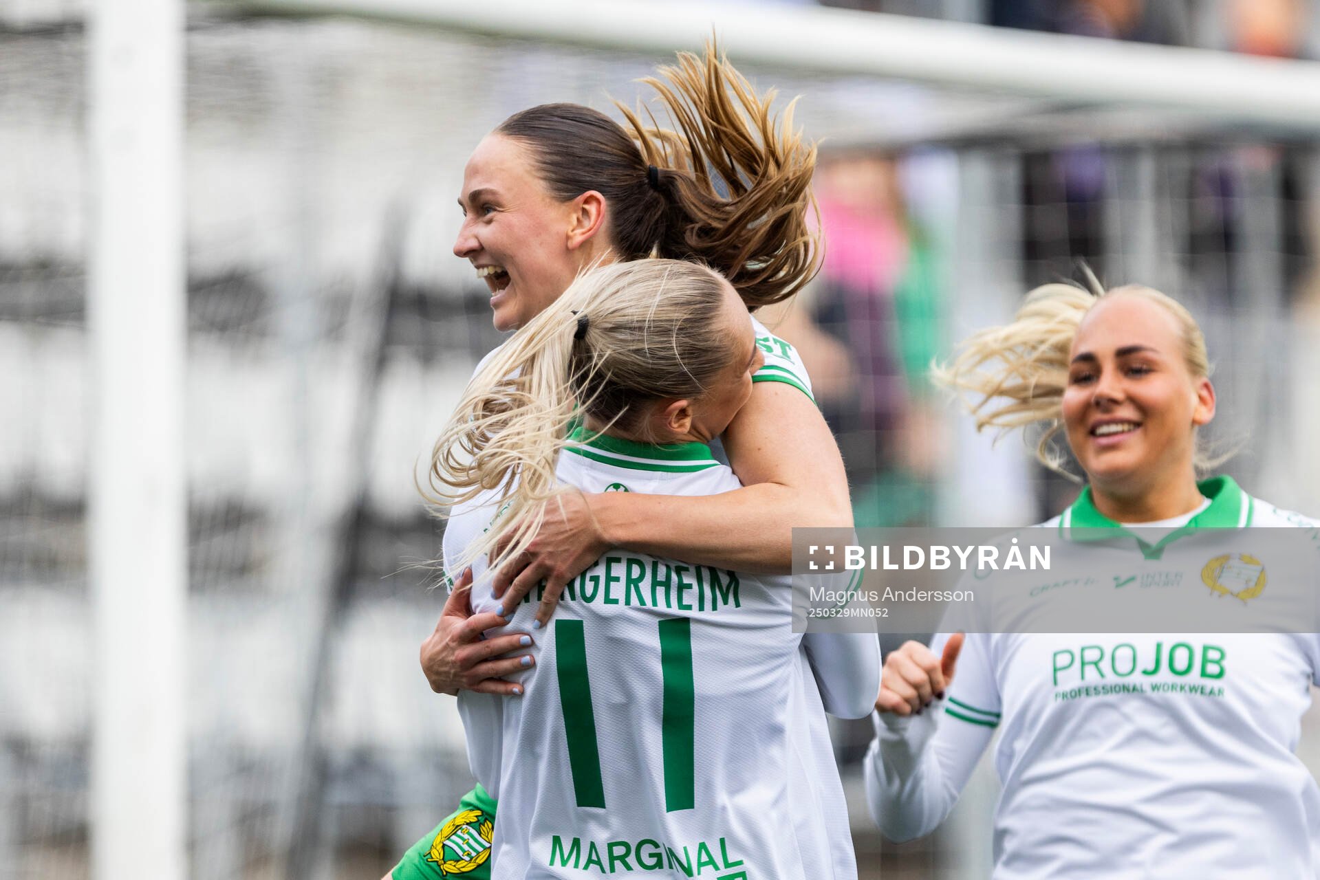 Hammarbys Vilde Hasund jublar med Ellen Wangerheim
