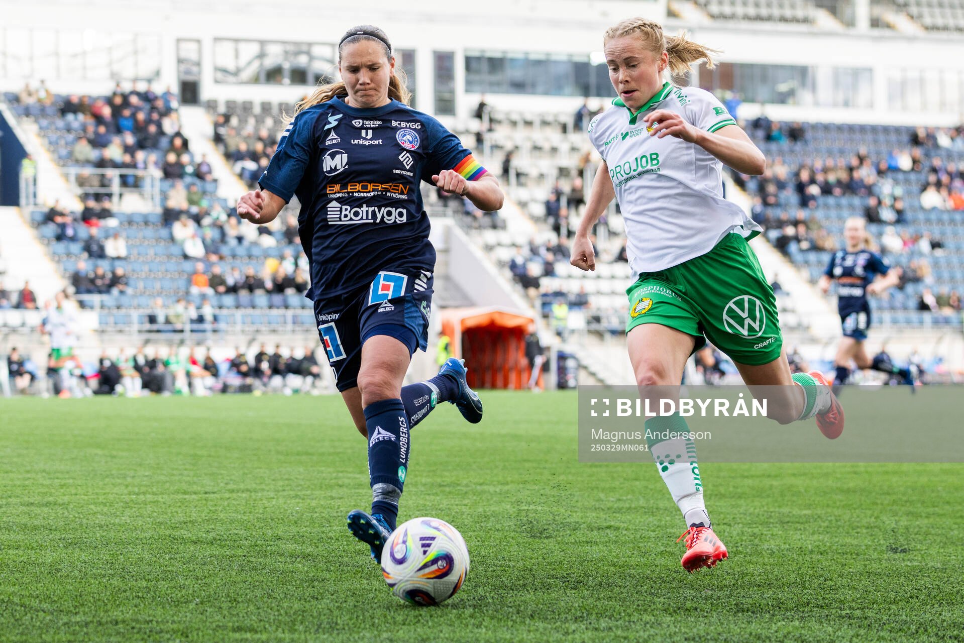 Linköpings Emma Lennartsson och Hammarbys Julie Blakstad