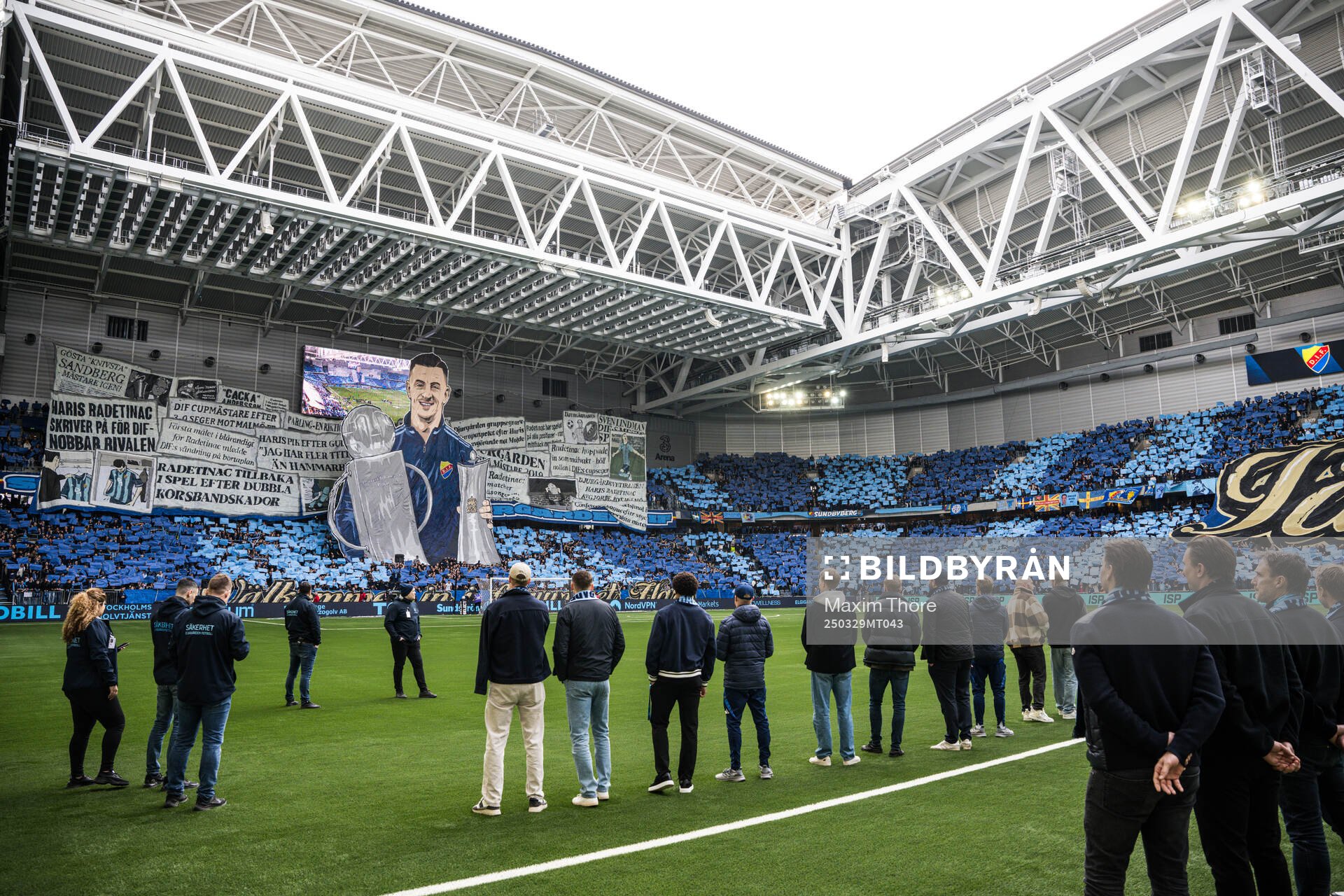 Djurgårdens Haris Radetinac tackas av