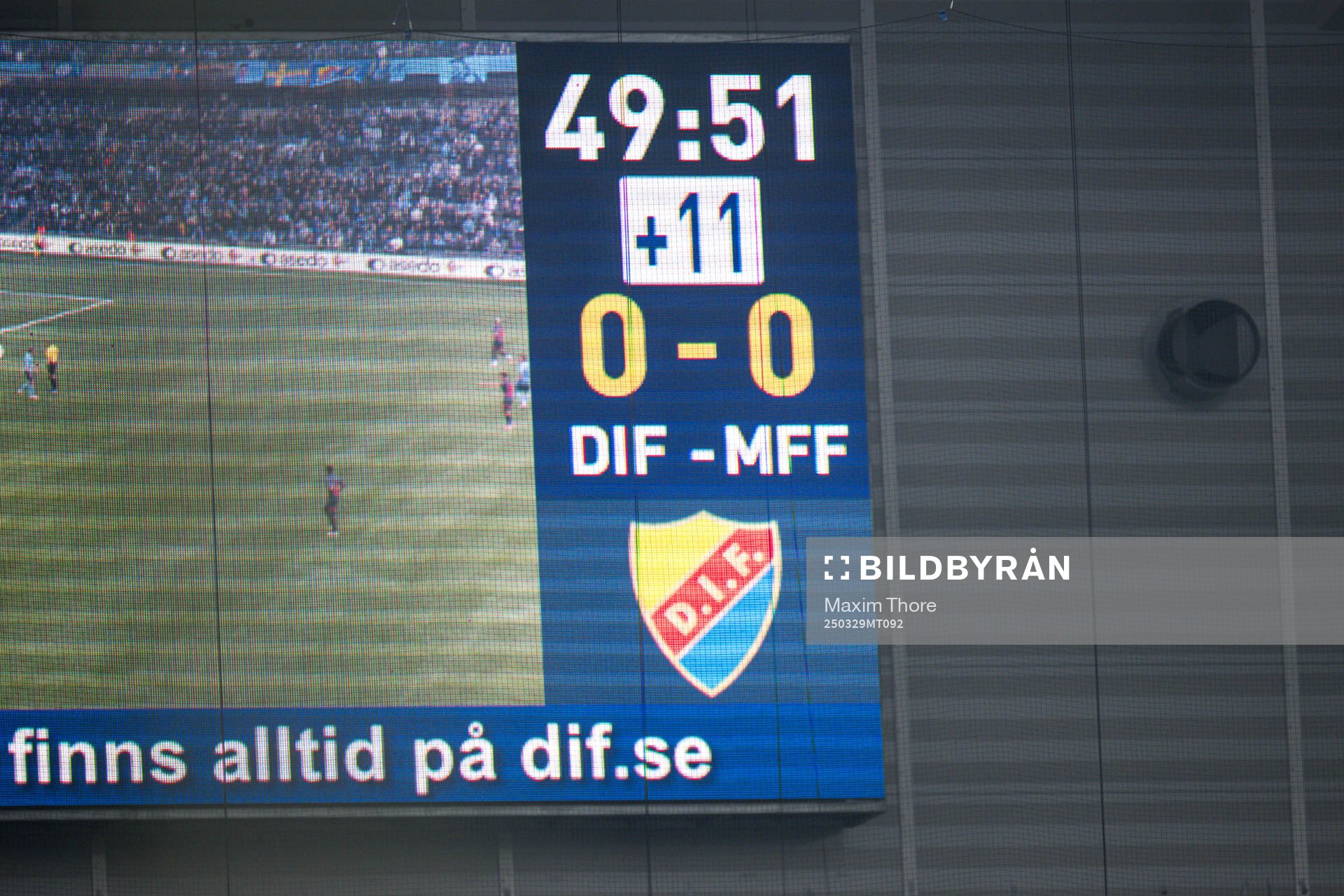Resultattavla visar 11minuters tilläggstid i första