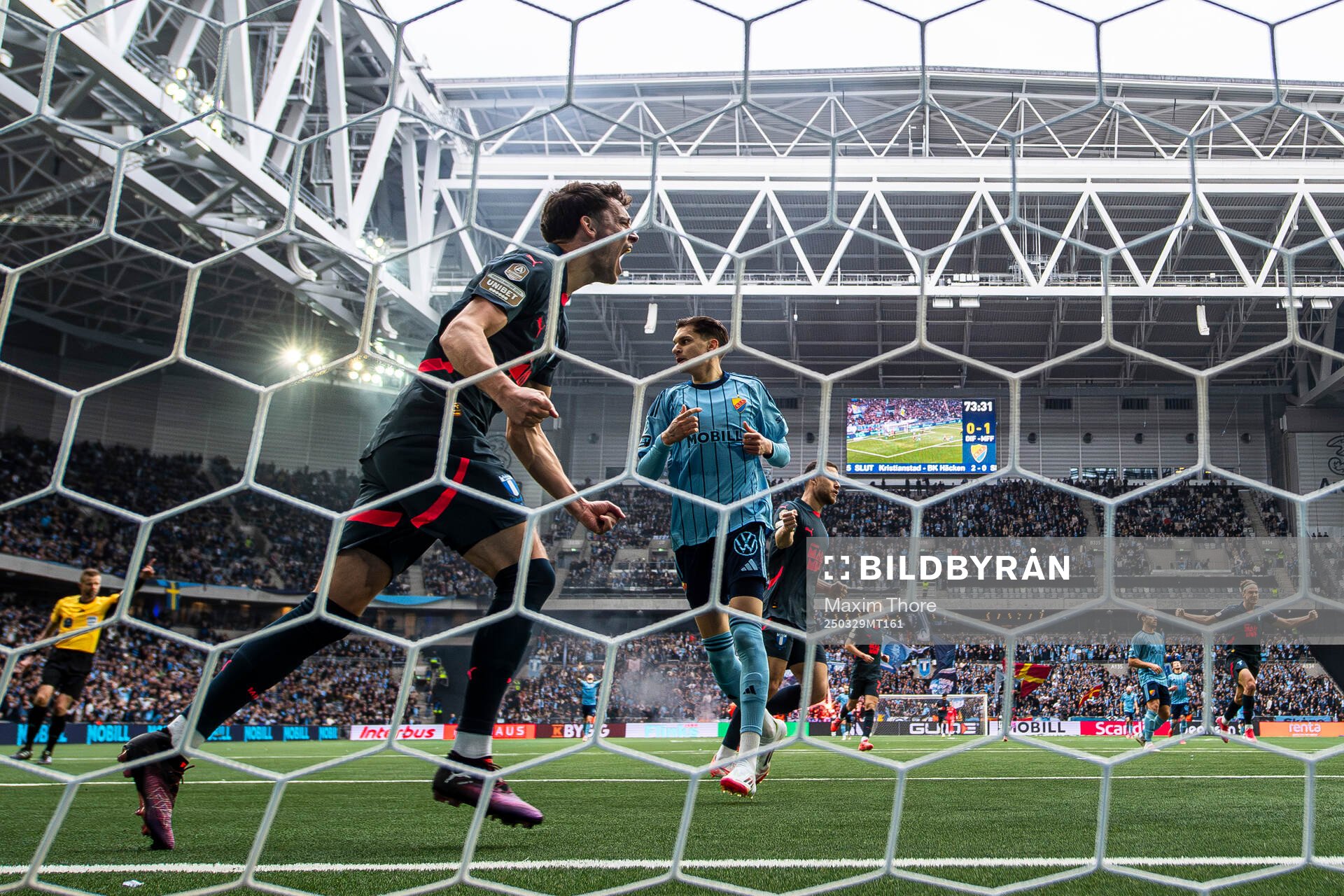 Malmö FFs Colin Rösler jublar under fotbollsmatchen i Allsvenskan mellan Djurgården och Malmö FF den 29 mars 2025 i Stockholm. 