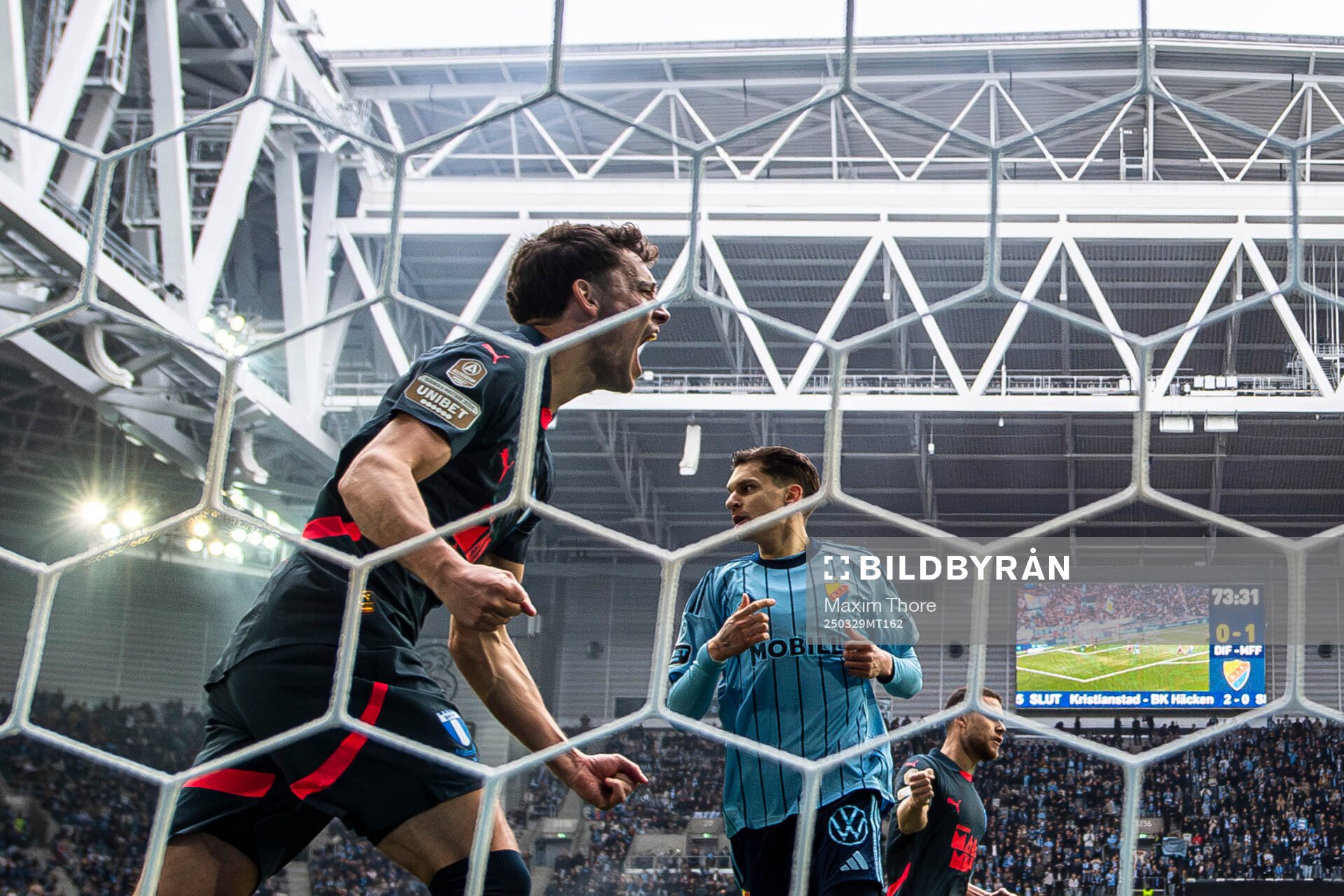 Malmö FFs Colin Rösler jublar under fotbollsmatchen i Allsvenskan mellan Djurgården och Malmö FF den 29 mars 2025 i Stockholm. 