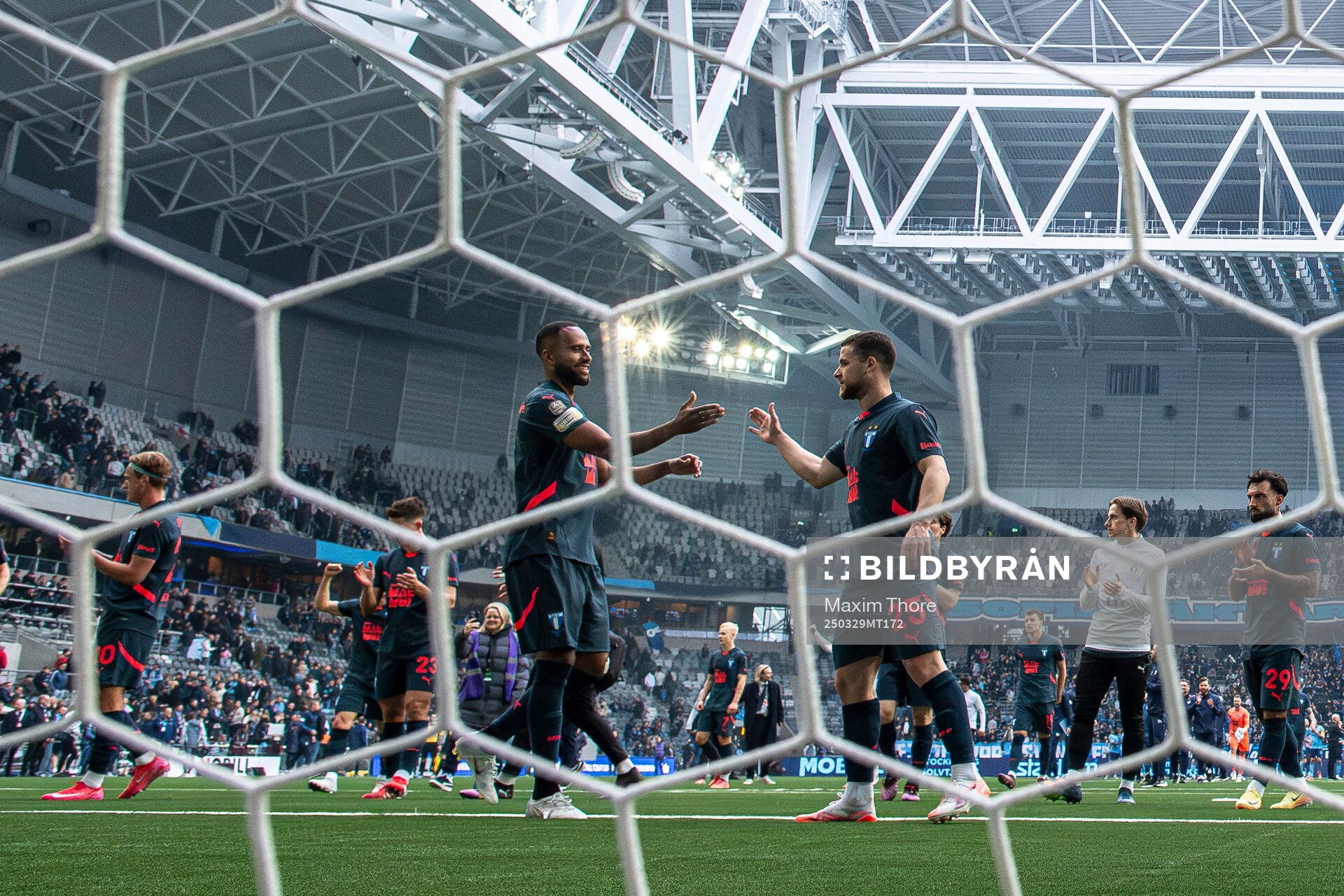 Malmö FFs Isaac Thelin och Gabriel Dal Toe Busanello jublar