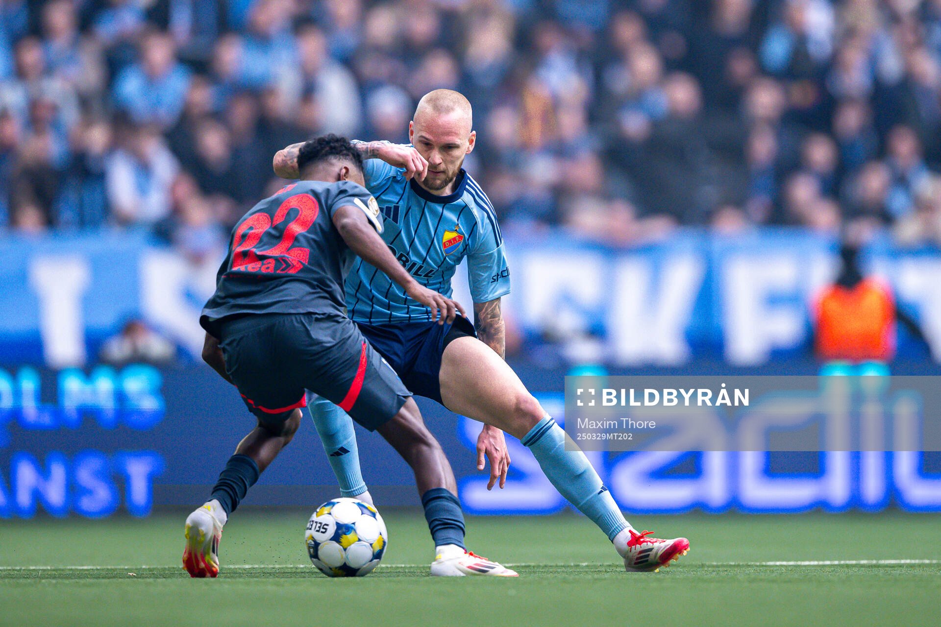 Djurgårdens Adam Ståhl och Malmö FFs Taha Abdi Ali