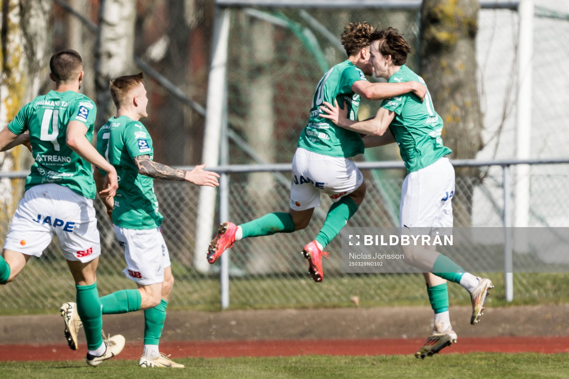 Hässleholms Jonathan Nilsson och Melvin Ljungqvist jublar