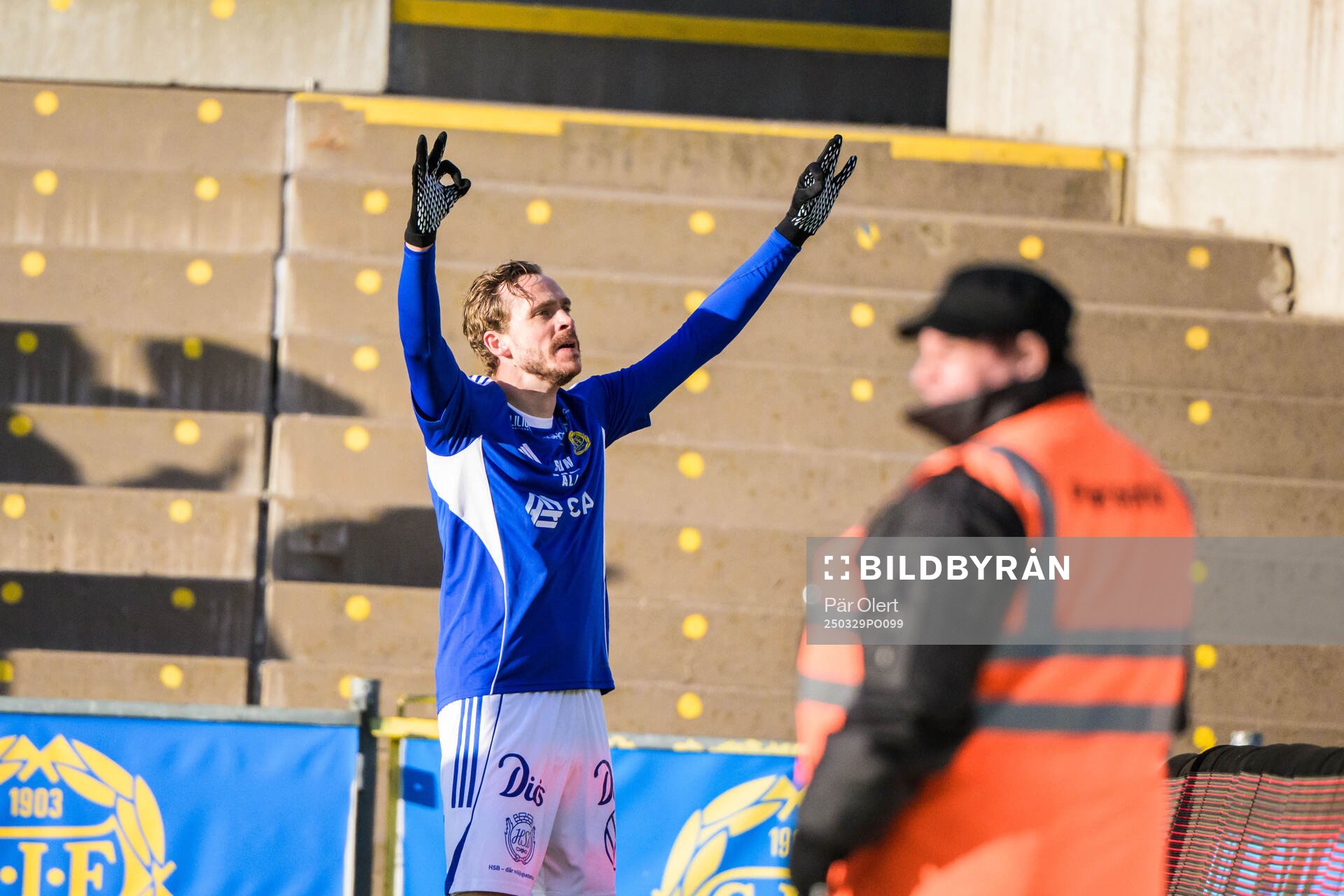 GIF Sundsvall Pontus Engblom jublar