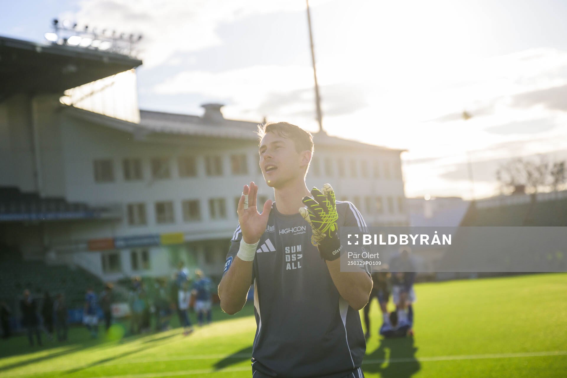 GIF Sundsvalls målvakt Jonas Olsson jublar