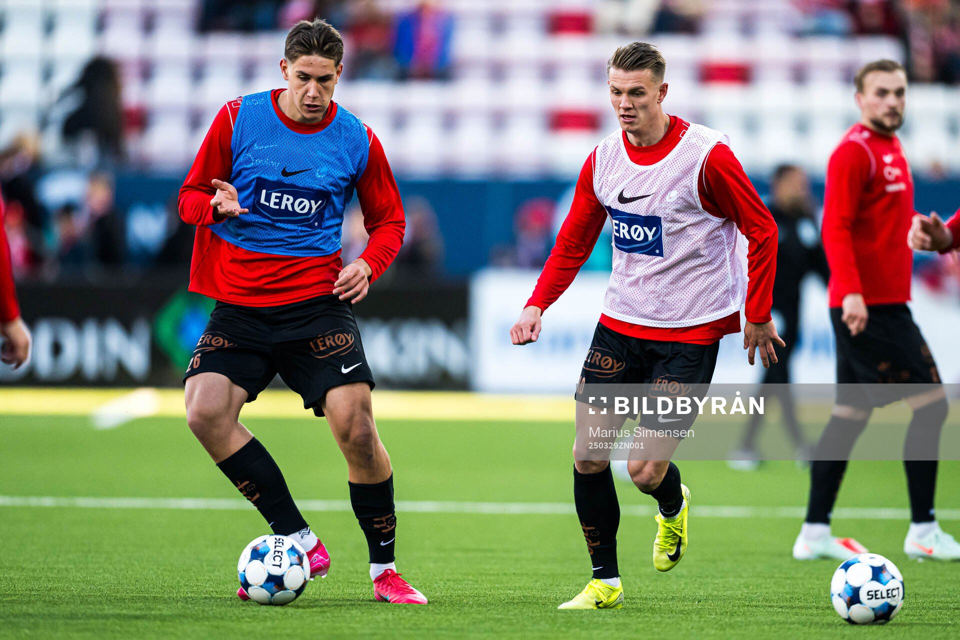 Eivind Helland and Emil Kornvig of Brann warms up