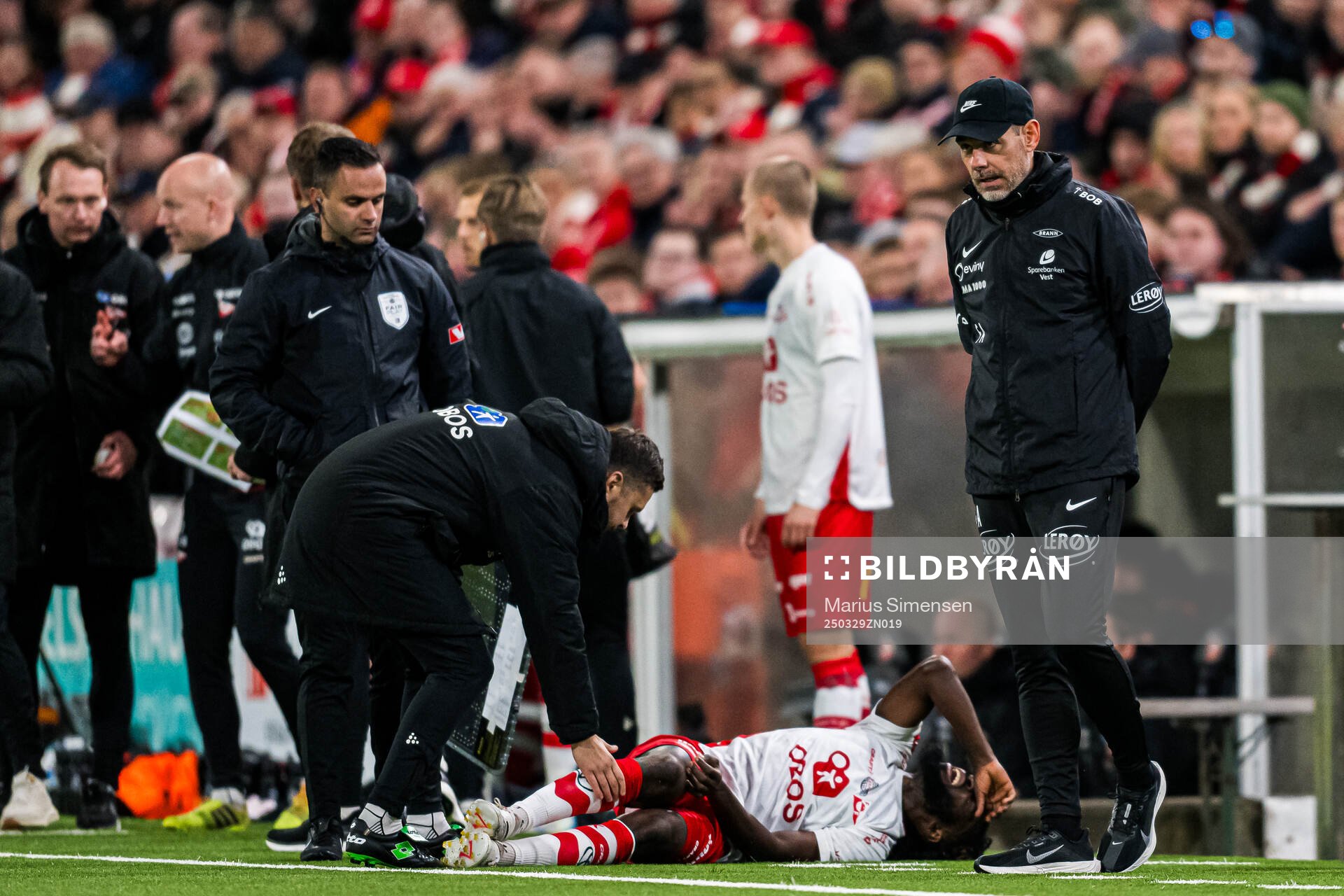 Freyr Alexandersson, head coach of Brann, looks dejected
