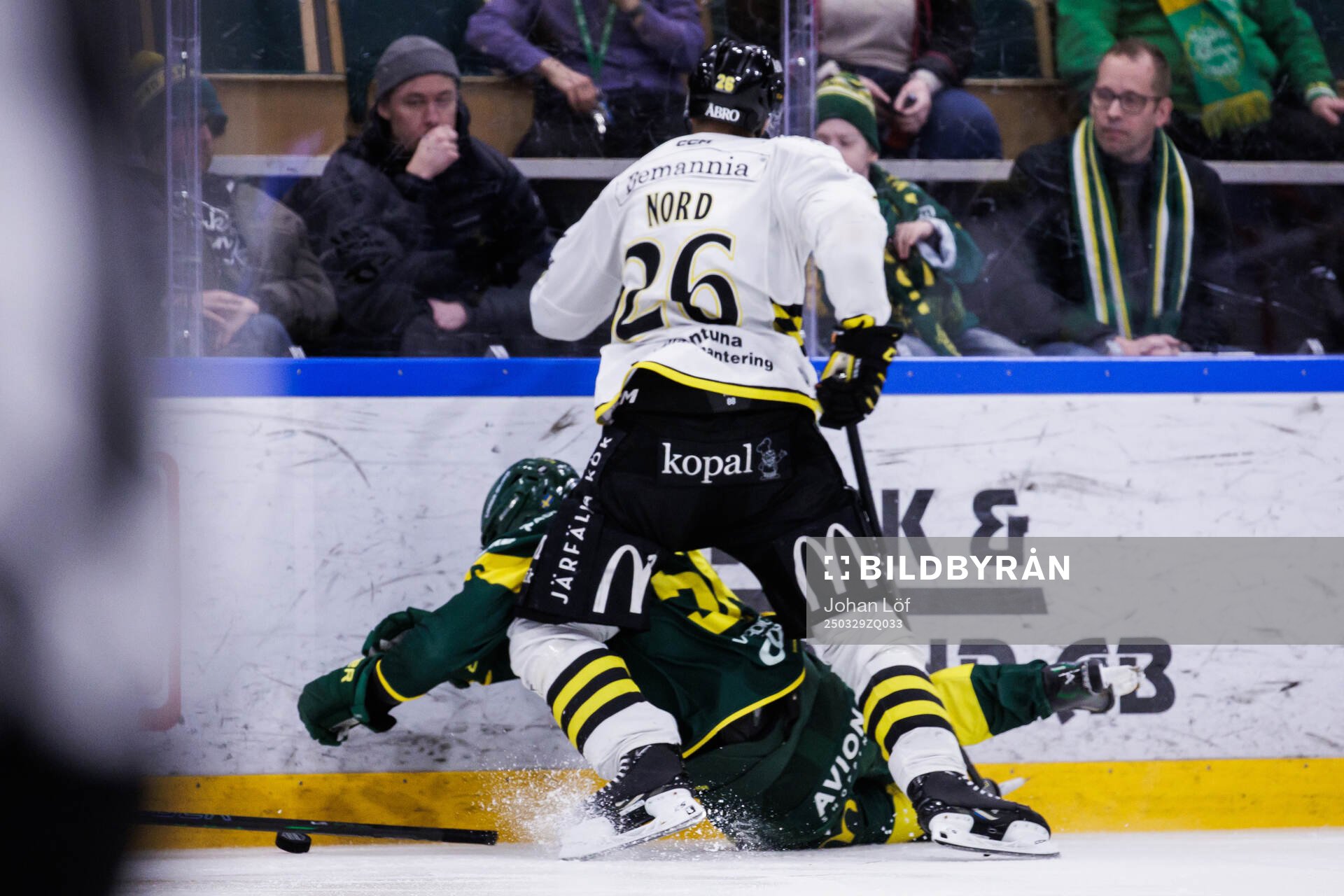 AIKs Oscar Nord och Björklövens Fredrik Forsberg
