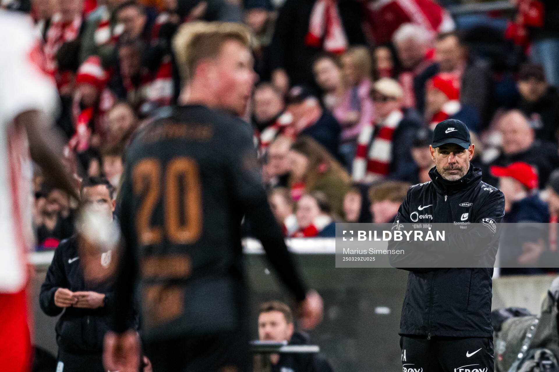 Freyr Alexandersson, head coach of Brann, looks dejected