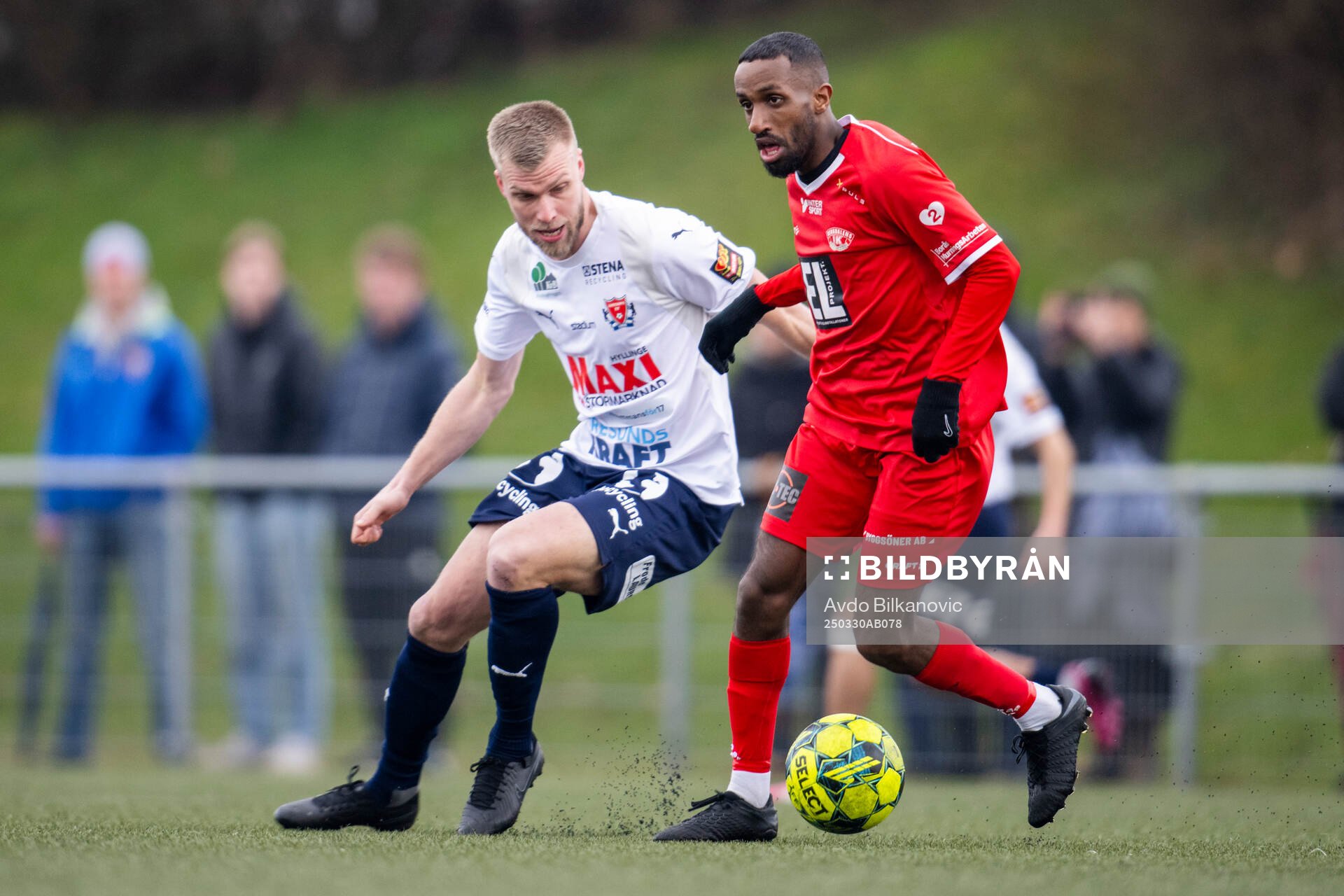 Åstorps FFs Robin Nilsson och Bergdalens IKs Mohamud Nur
