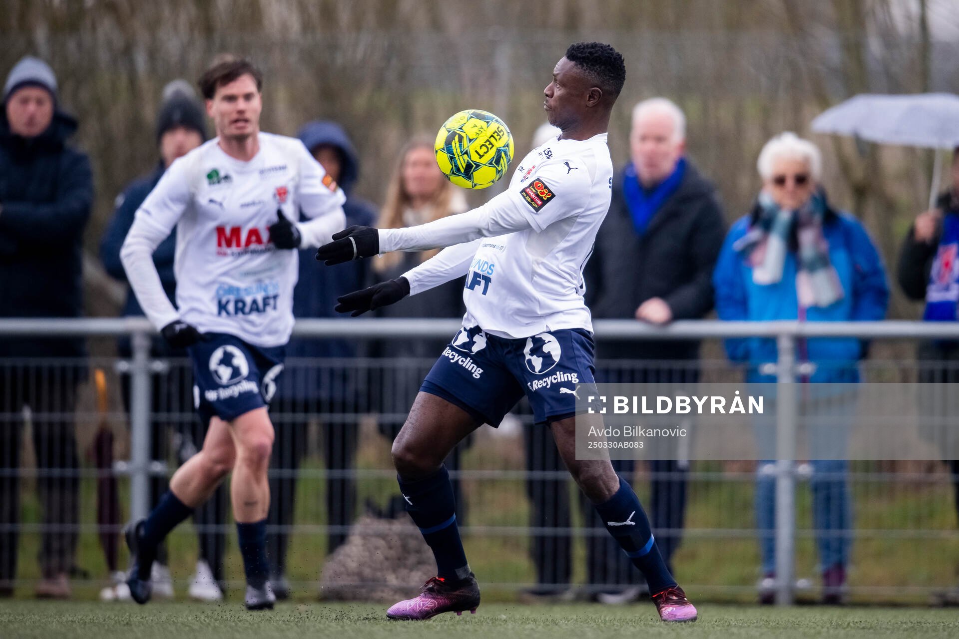 Åstorps FFs Oke Akpoveta under fotbollsmatchen i Division 2 Södra Götaland mellan Åstorps FF och Bergdalens IK den 30 mars 2025 i Åstorp.
