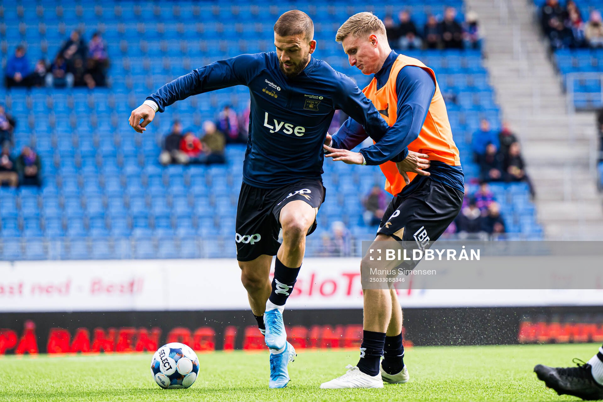 Zlatko Hovland Tripic and Martin Ove Roseth of Viking warms