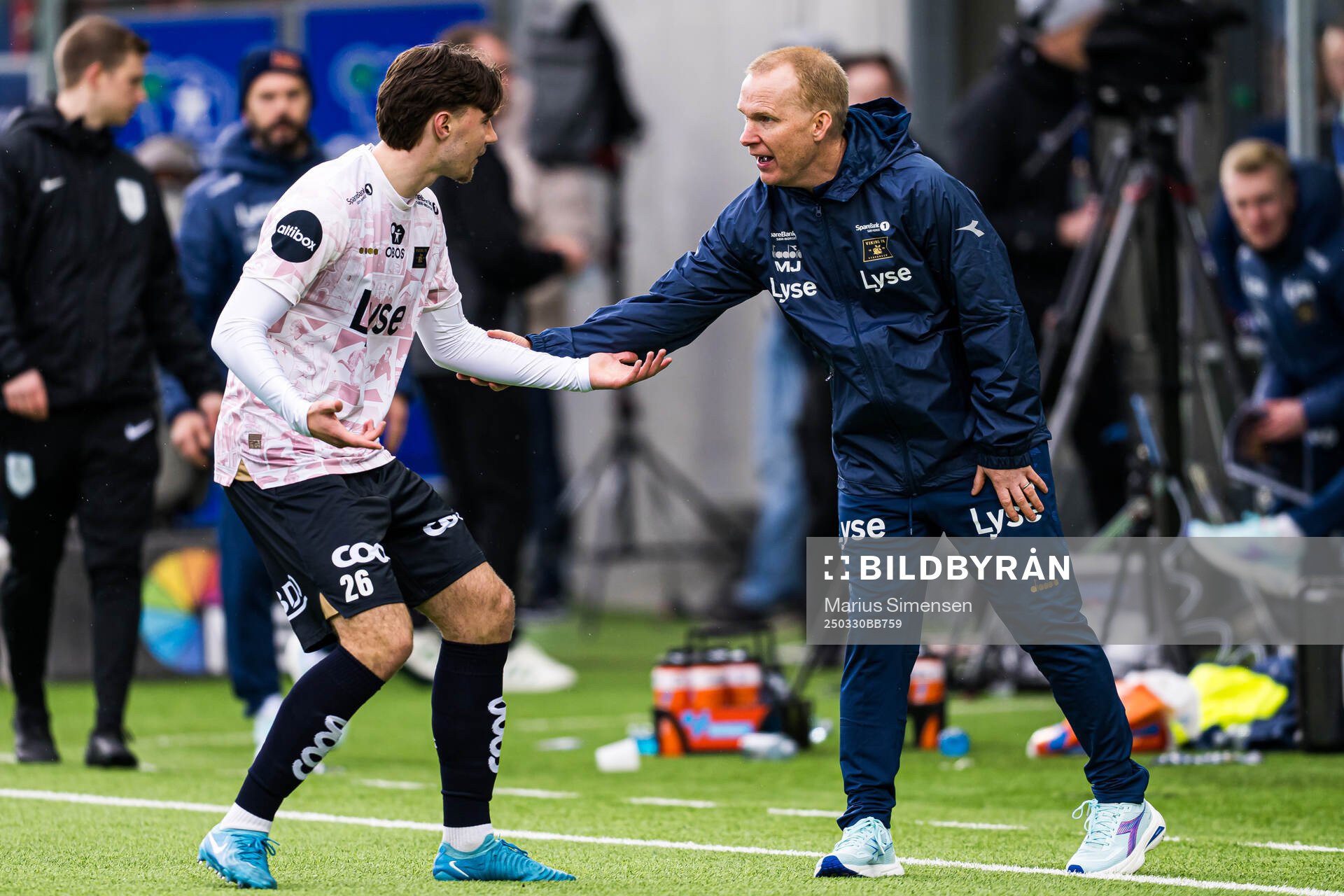 Simen Kvia-Egeskog of Viking and Morten Jensen, head coach