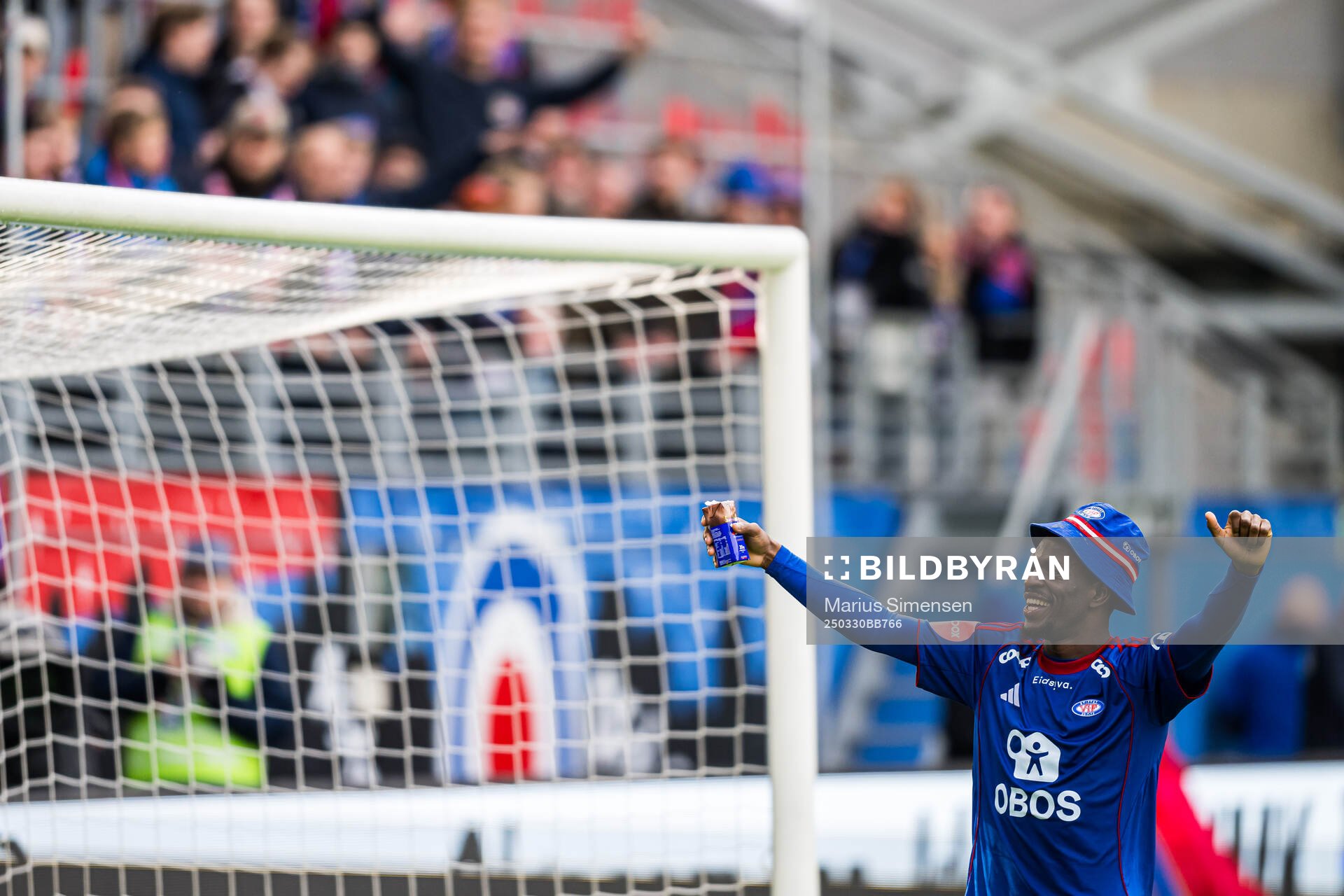 Fidel Brice Ambina of Vålerenga celebrates