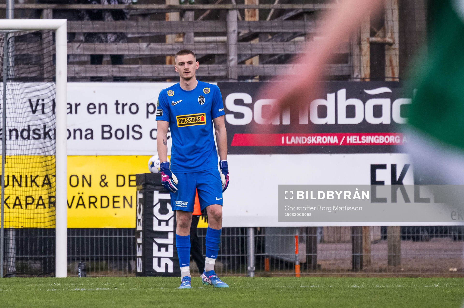 Landskronas målvakt Marcus Pettersson under fotbollsmatchen i Superettan mellan Landskrona och Brage den 30 mars 2025 i Landskrona.