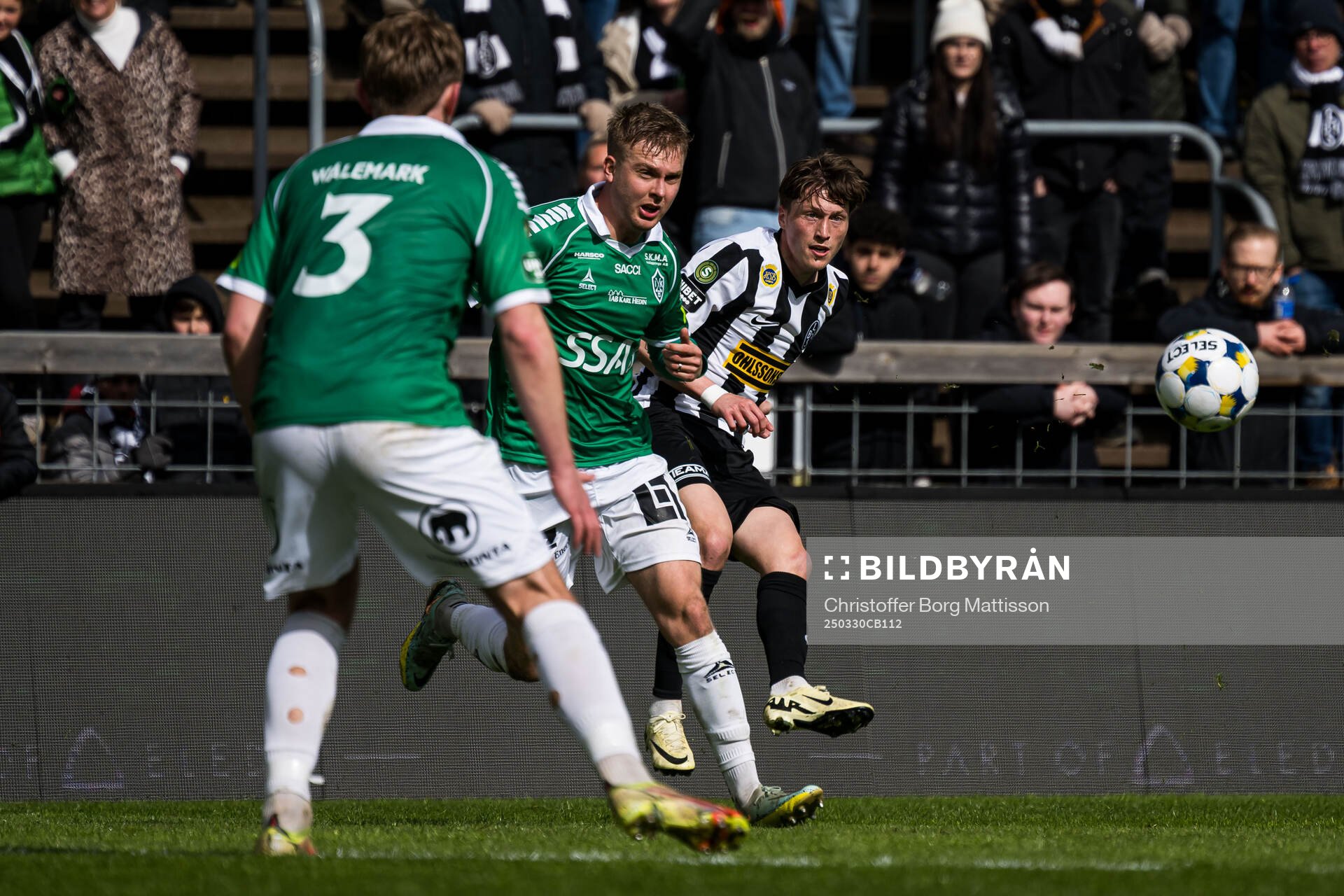 Brages Malte Persson och Landskronas Kevin Jensen