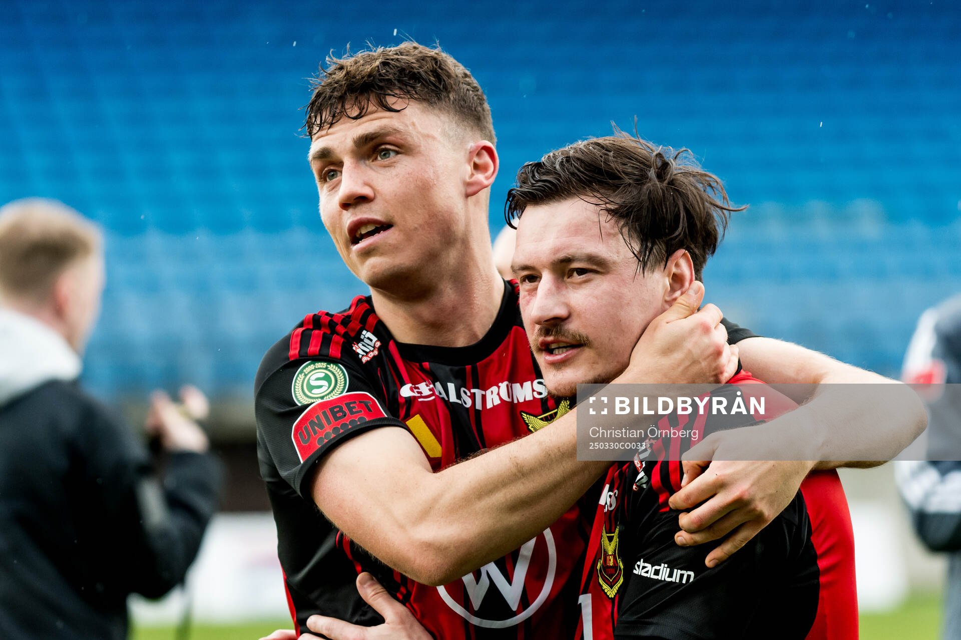 Östersunds Christian Enemark och Jamie Ryan Hopcutt jublar