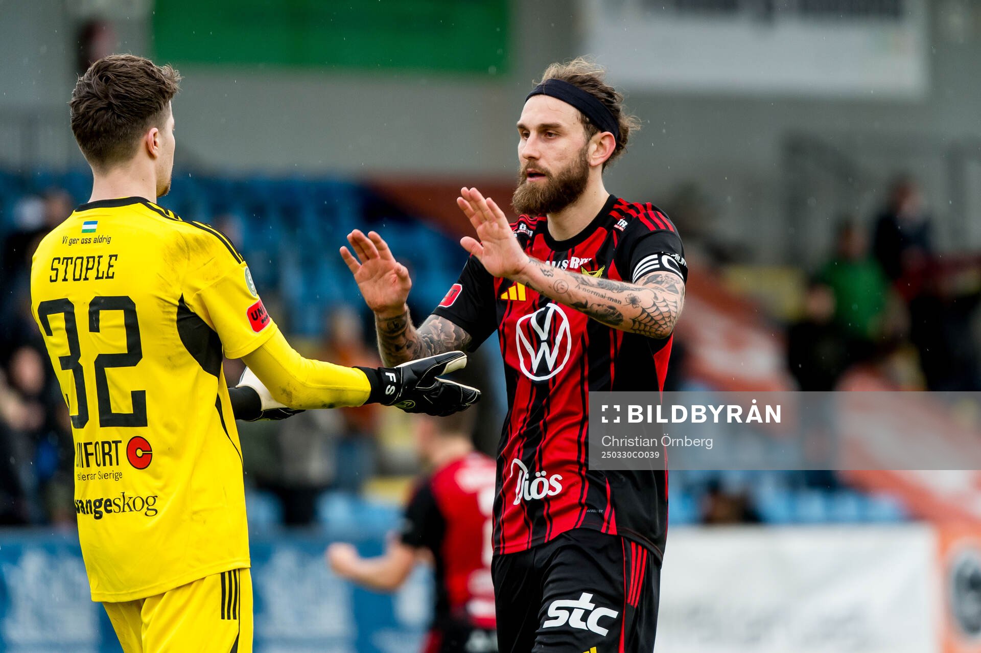 Östersunds Frank Stople och Ali Suljic jublar