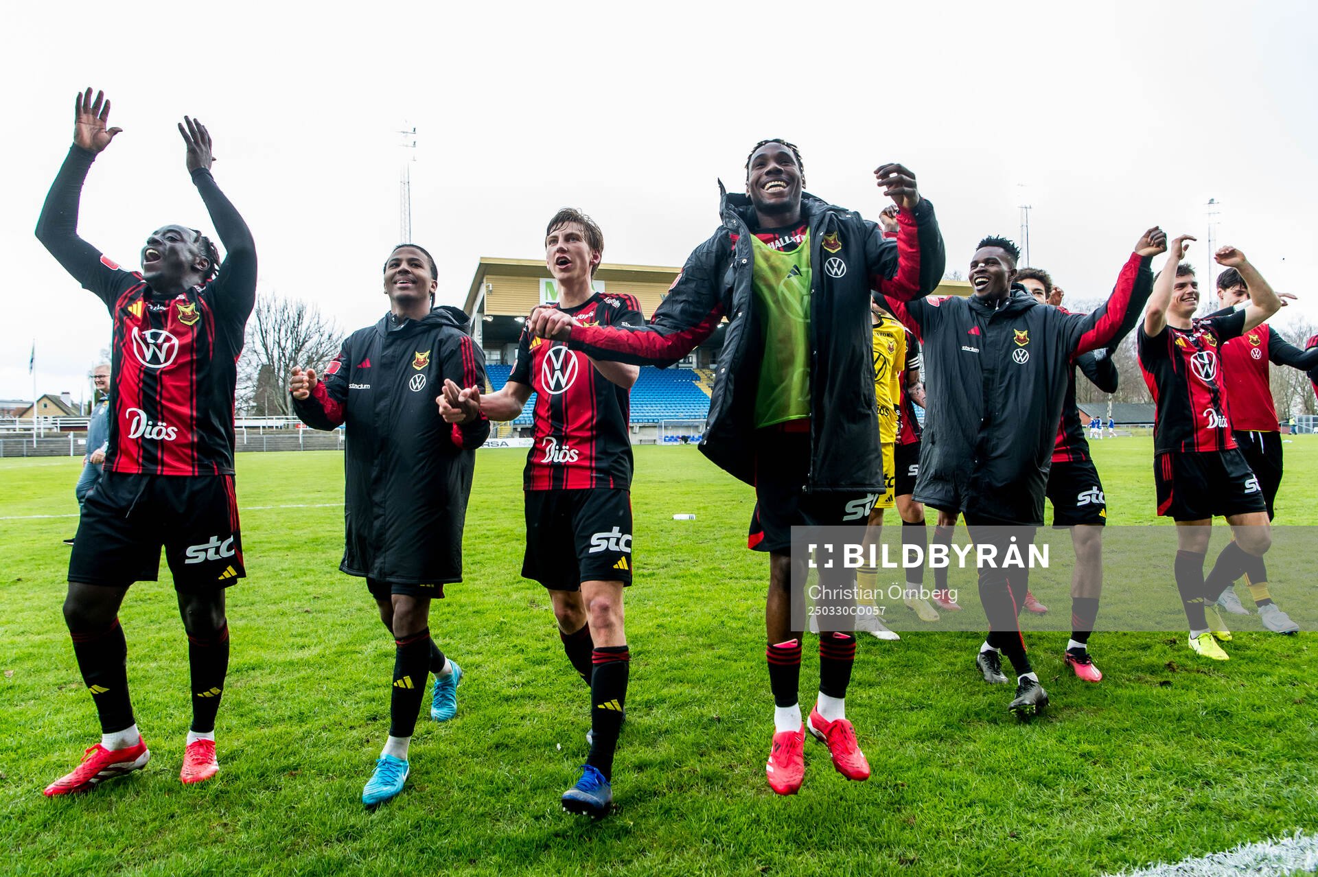 Östersunds spelare jublar