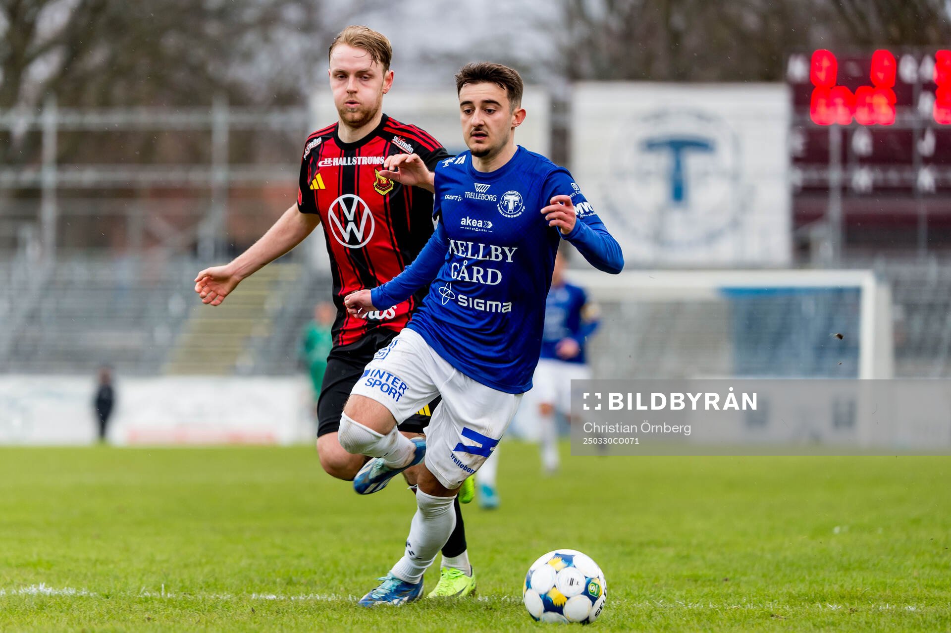 Trelleborgs Armin Culum och Östersunds Simon Marklund