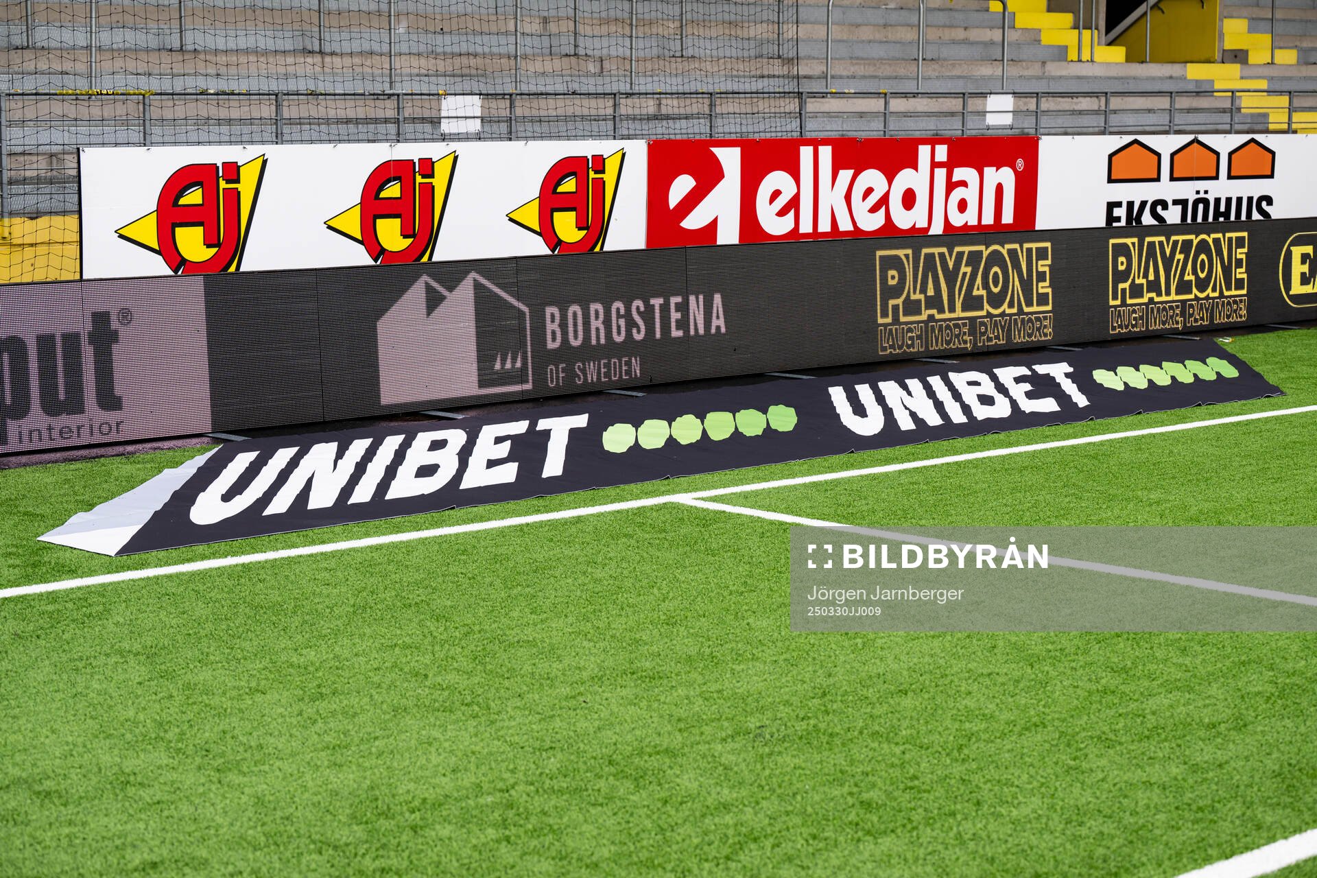 Unibet reklam 3D vid sidlinjen