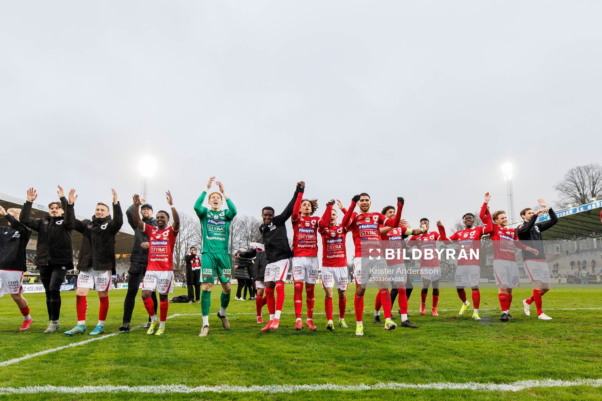 Degerfors spelare jublar