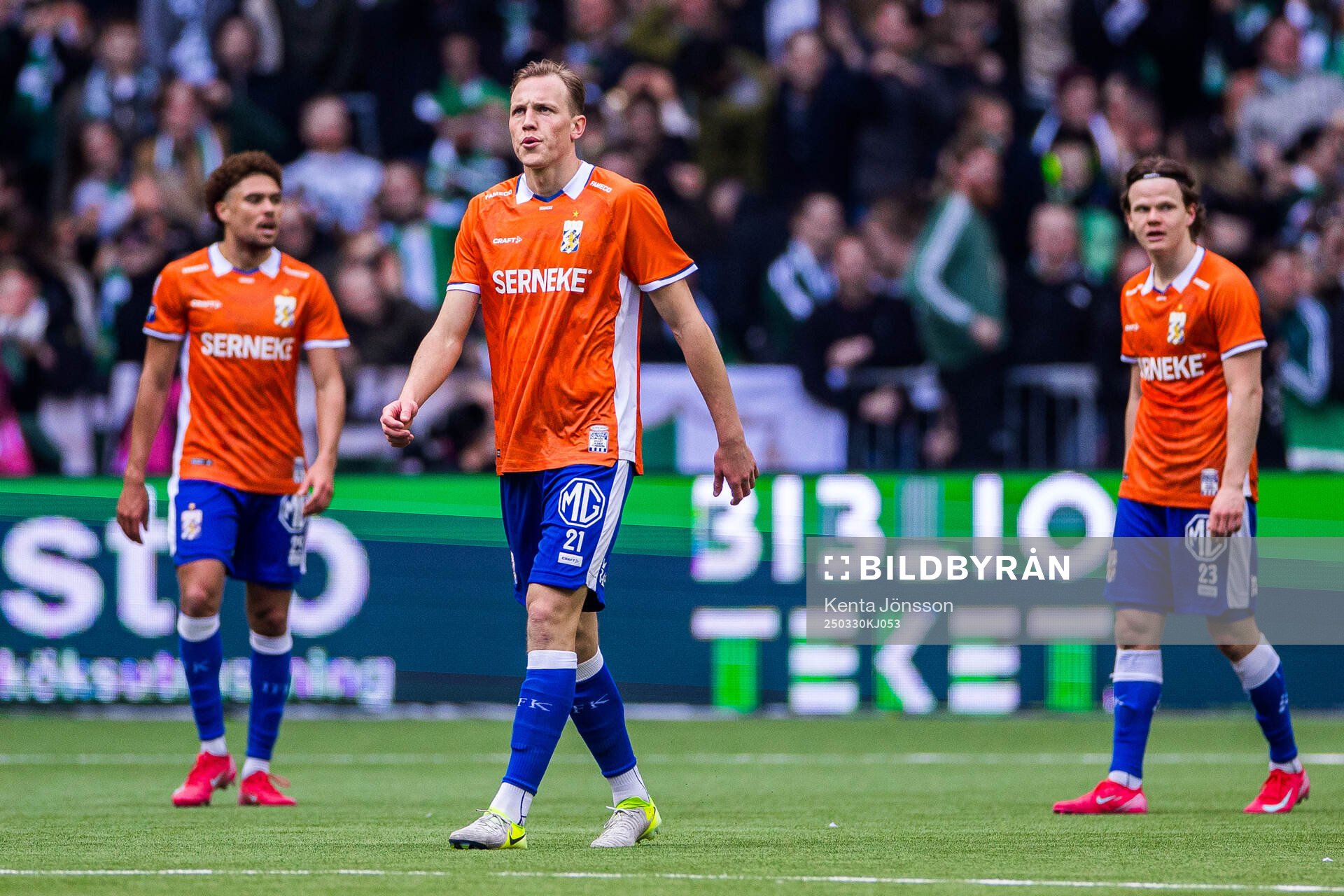 IFK Göteborgs Adam Carlén deppar