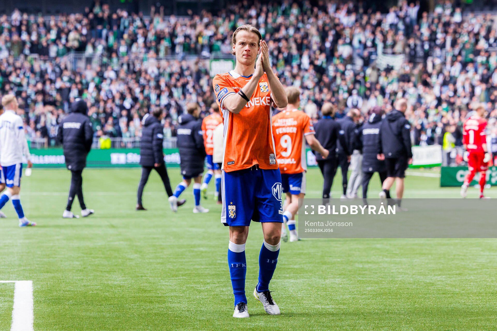 IFK Göteborgs August Erlingmark deppar
