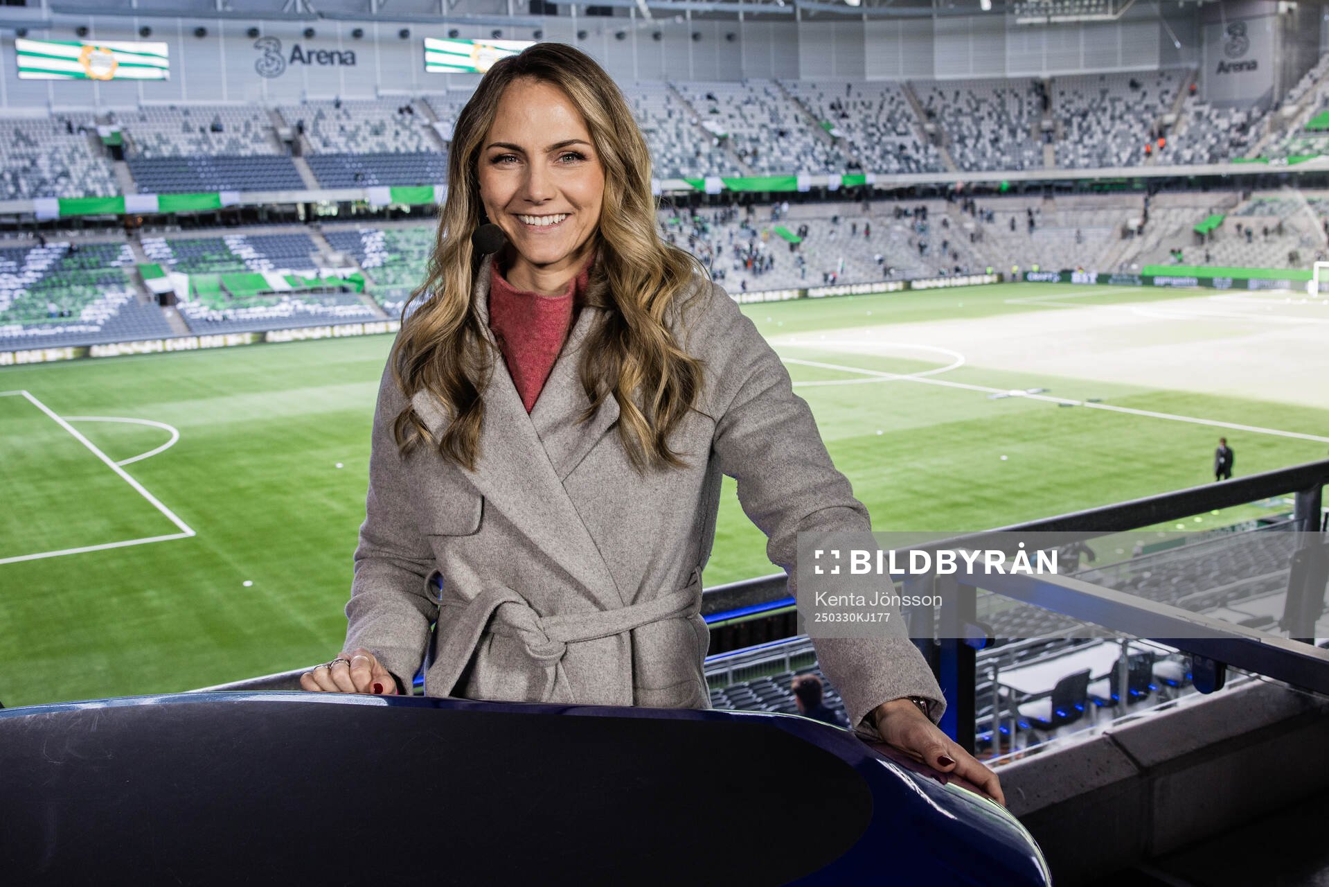 Emelie Zaar Ölander i Max TV-studio inför fotbollsmatchen i Allsvenskan mellan Hammarby och IFK Göteborg den 30 mars 2025 i Stockholm.