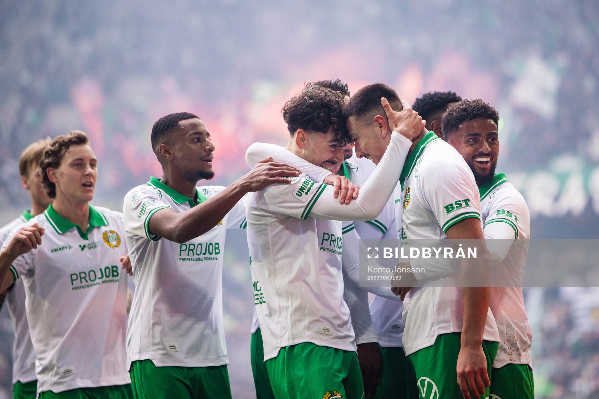 Hammarbys Jusef Erabi jublar med Hampus Skoglund, Paulos