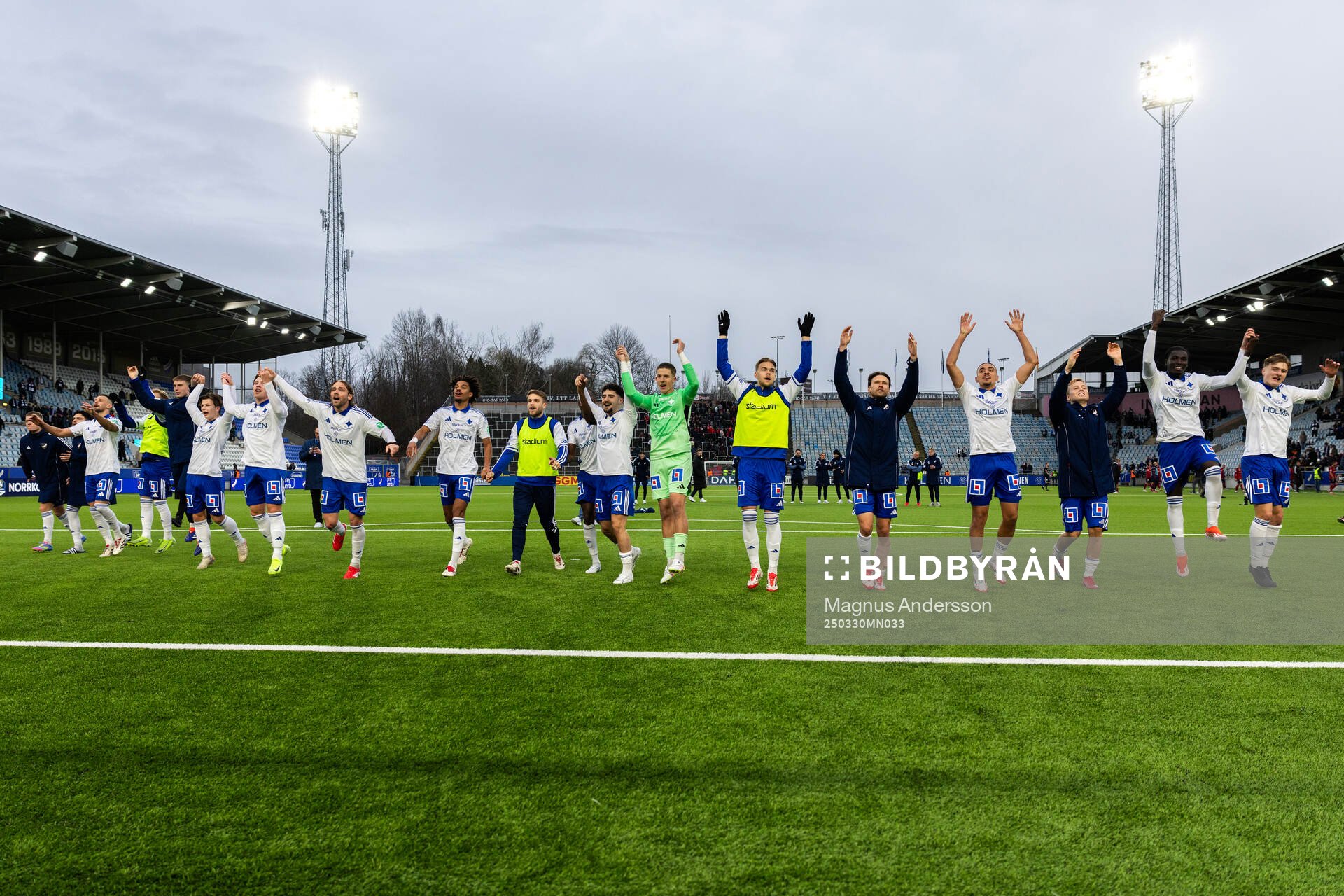 IFK Norrköpings spelare jublar