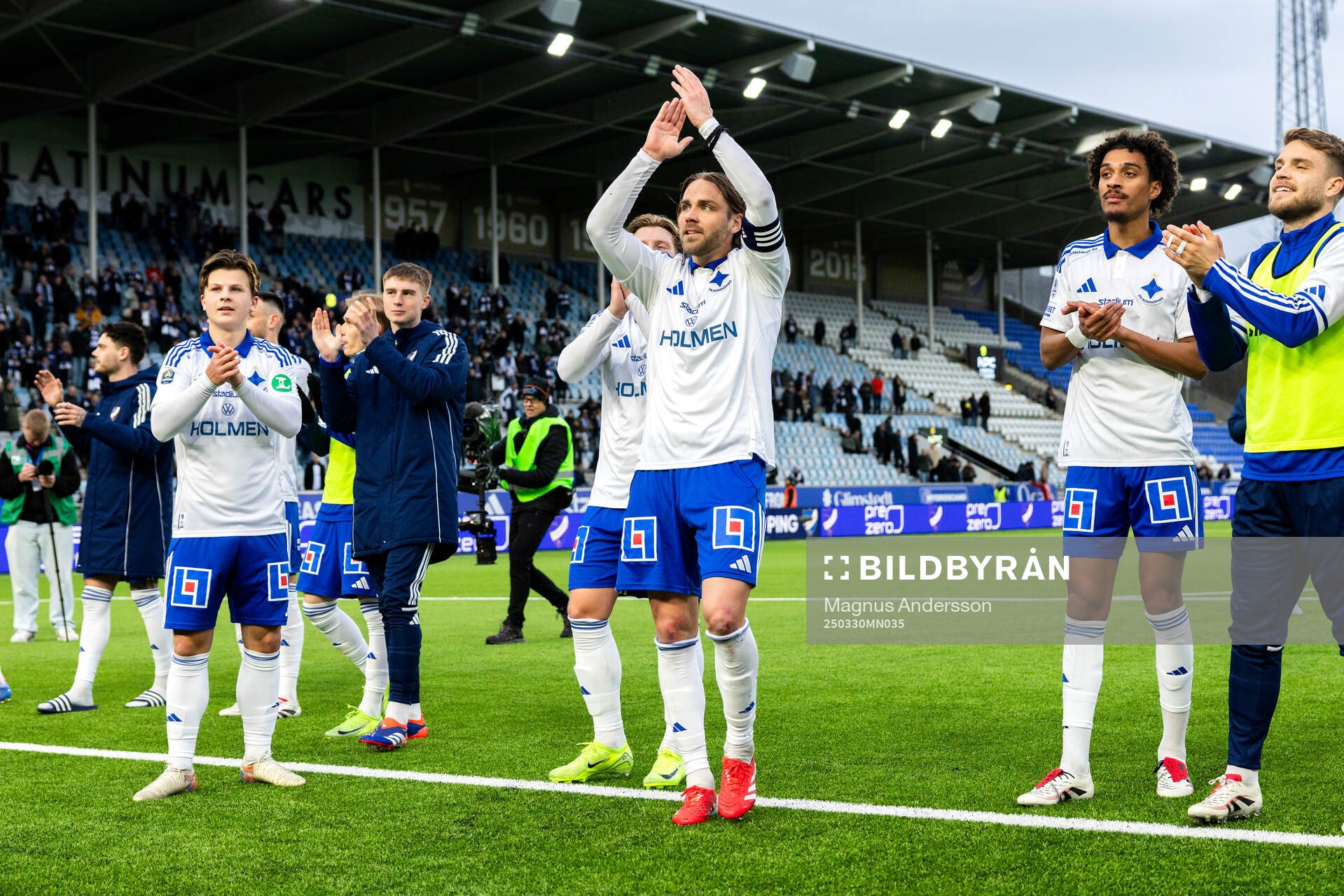 IFK Norrköpings spelare jublar