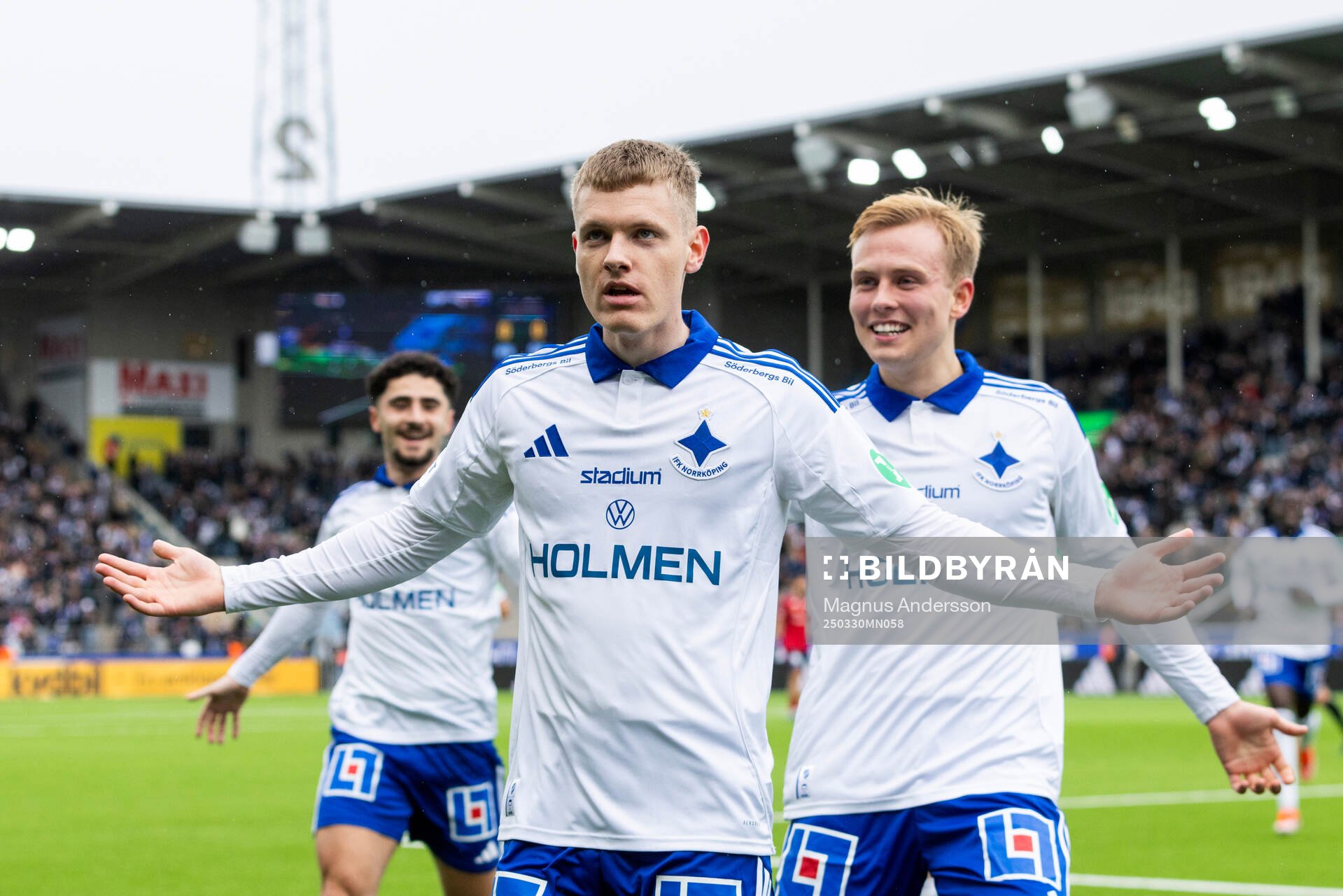 IFK Norrköpings Sebastian Vinther Jørgensen jublar efter 1-0 under fotbollsmatchen i Allsvenskan mellan IFK Norrköping och Öster den 30 mars 2025 i Norrköping.