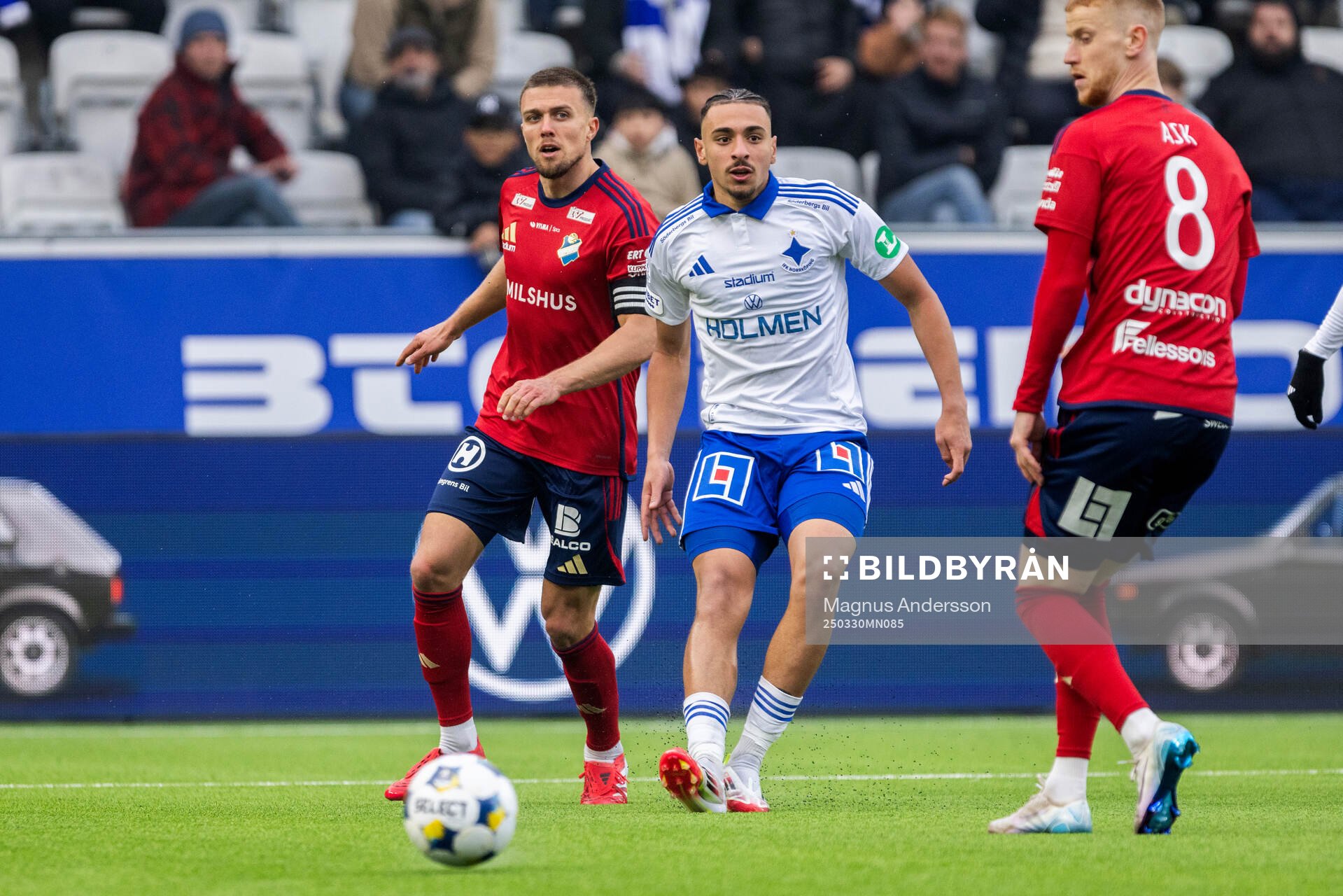 Östers Ivan Kricak och IFK Norrköpings Moutaz Neffati