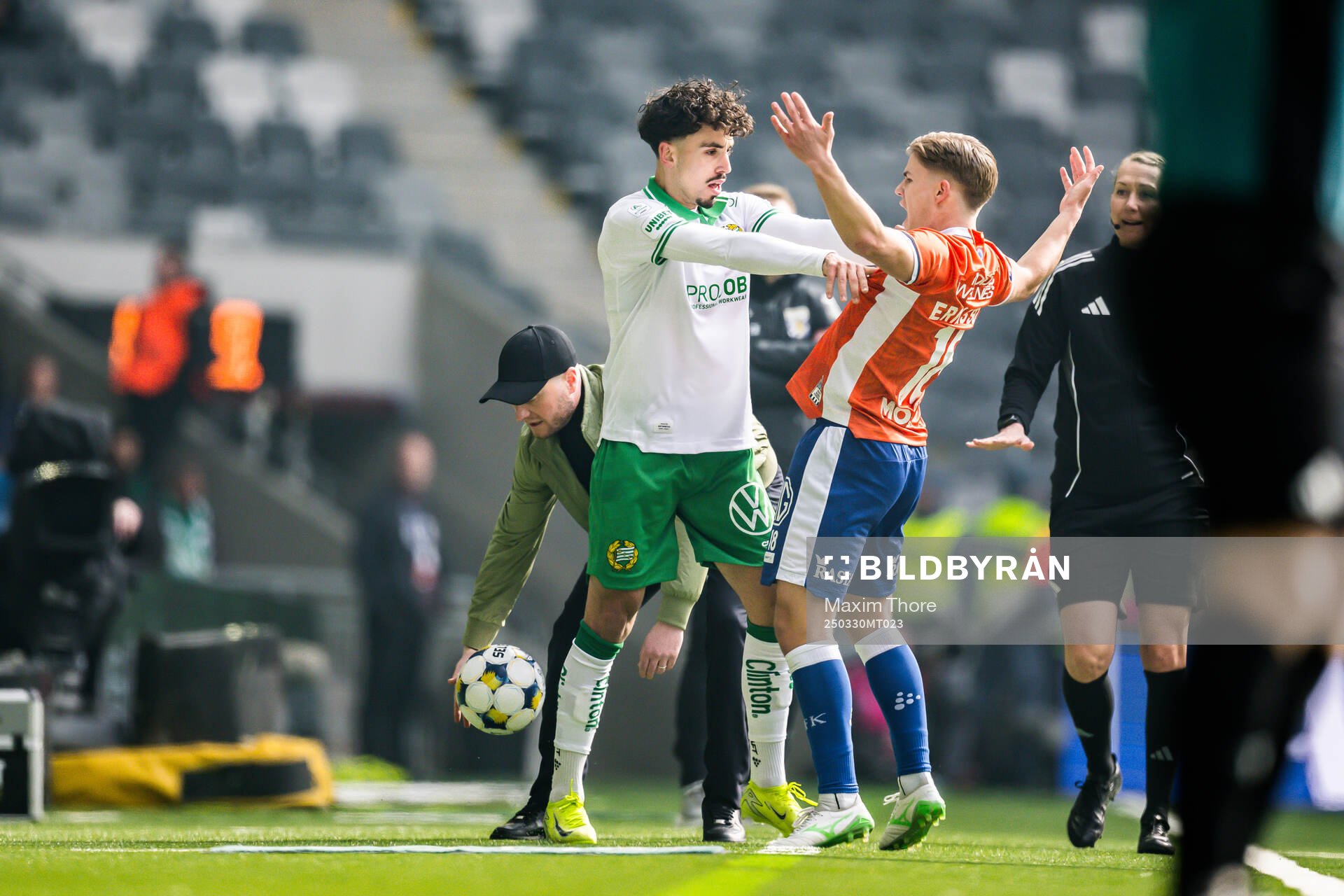 Hammarbys Sebastian Tounekti och IFK Göteborgs Felix