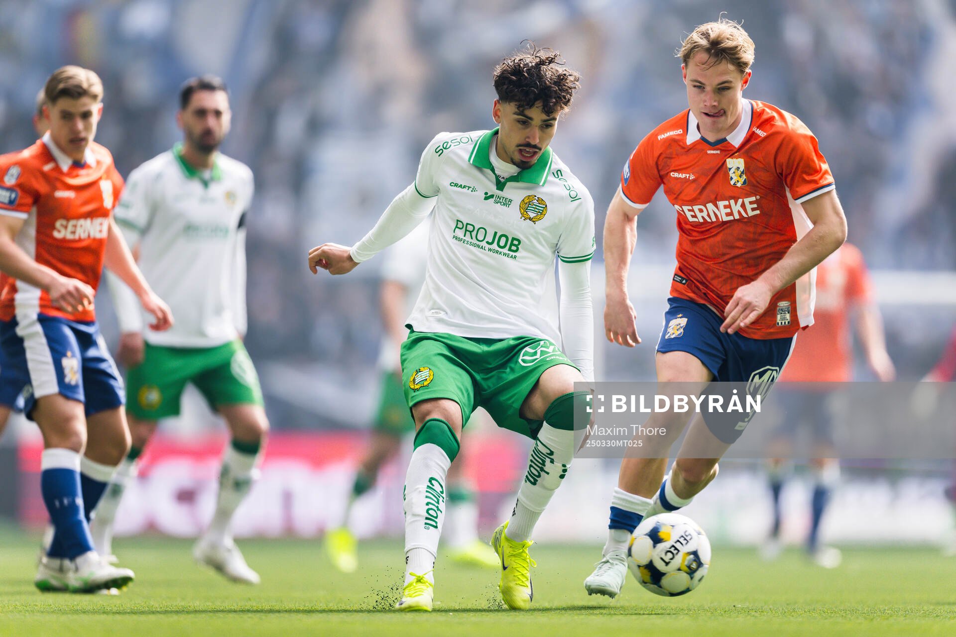 Hammarbys Sebastian Tounekti och IFK Göteborgs Max Fenger