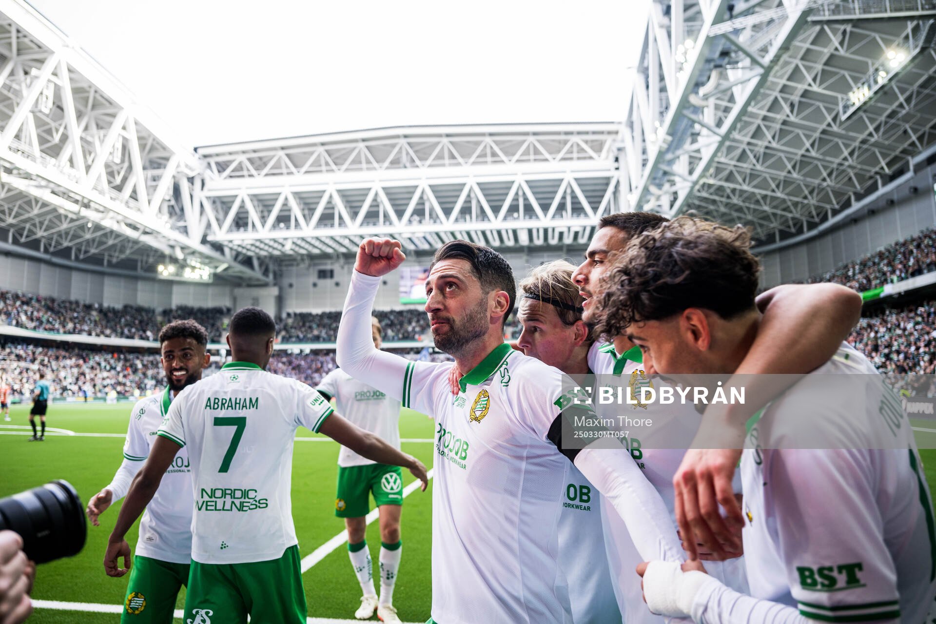 Hammarbys Nahir Besara jublar