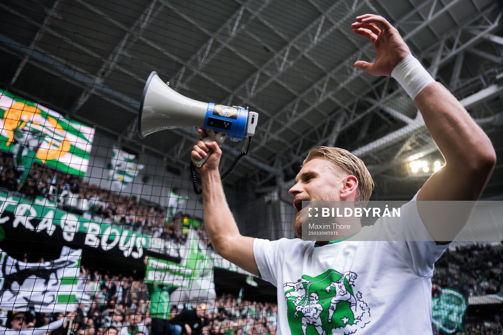 Hammarbys Simon Strand jublar