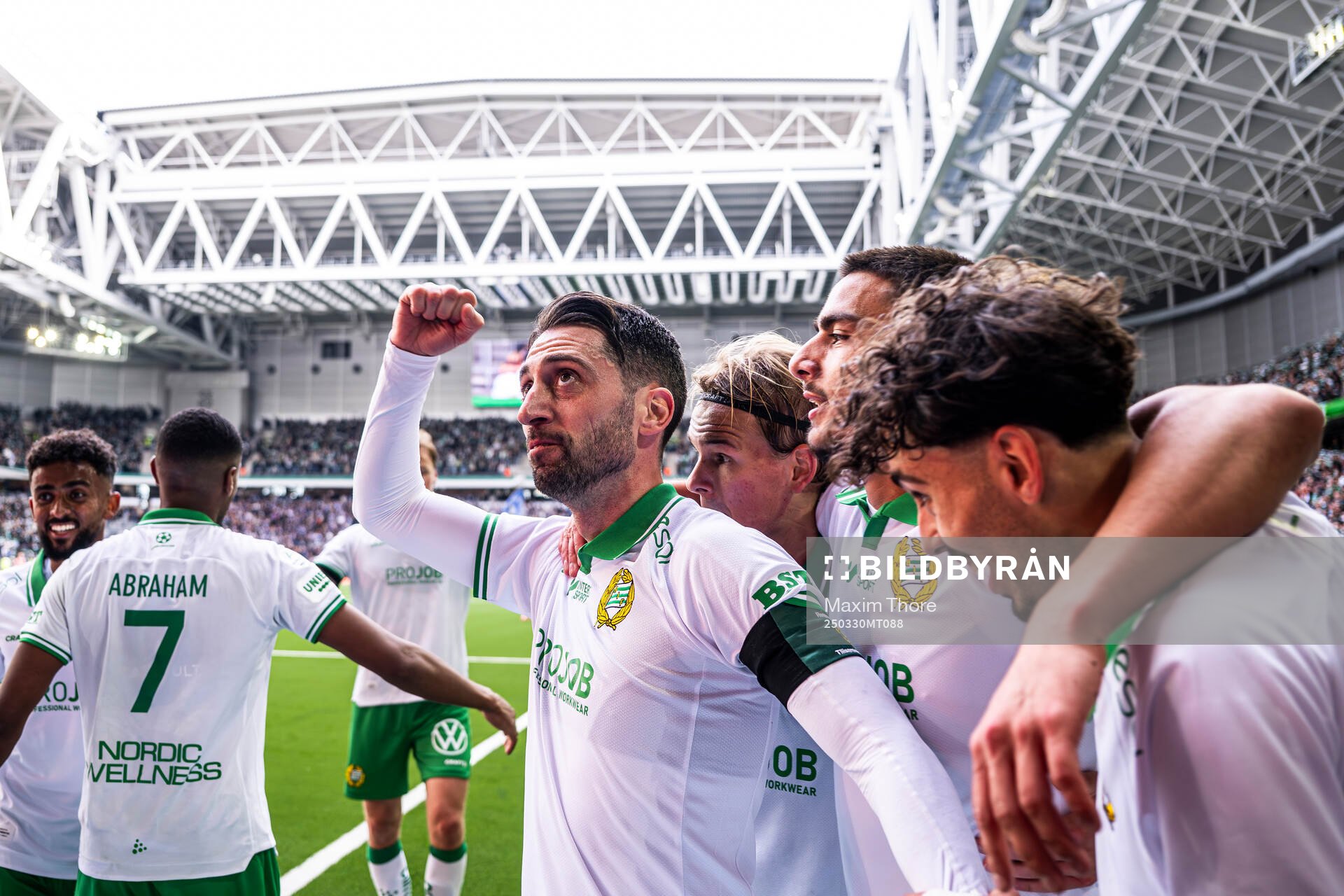 Hammarbys Nahir Besara jublar