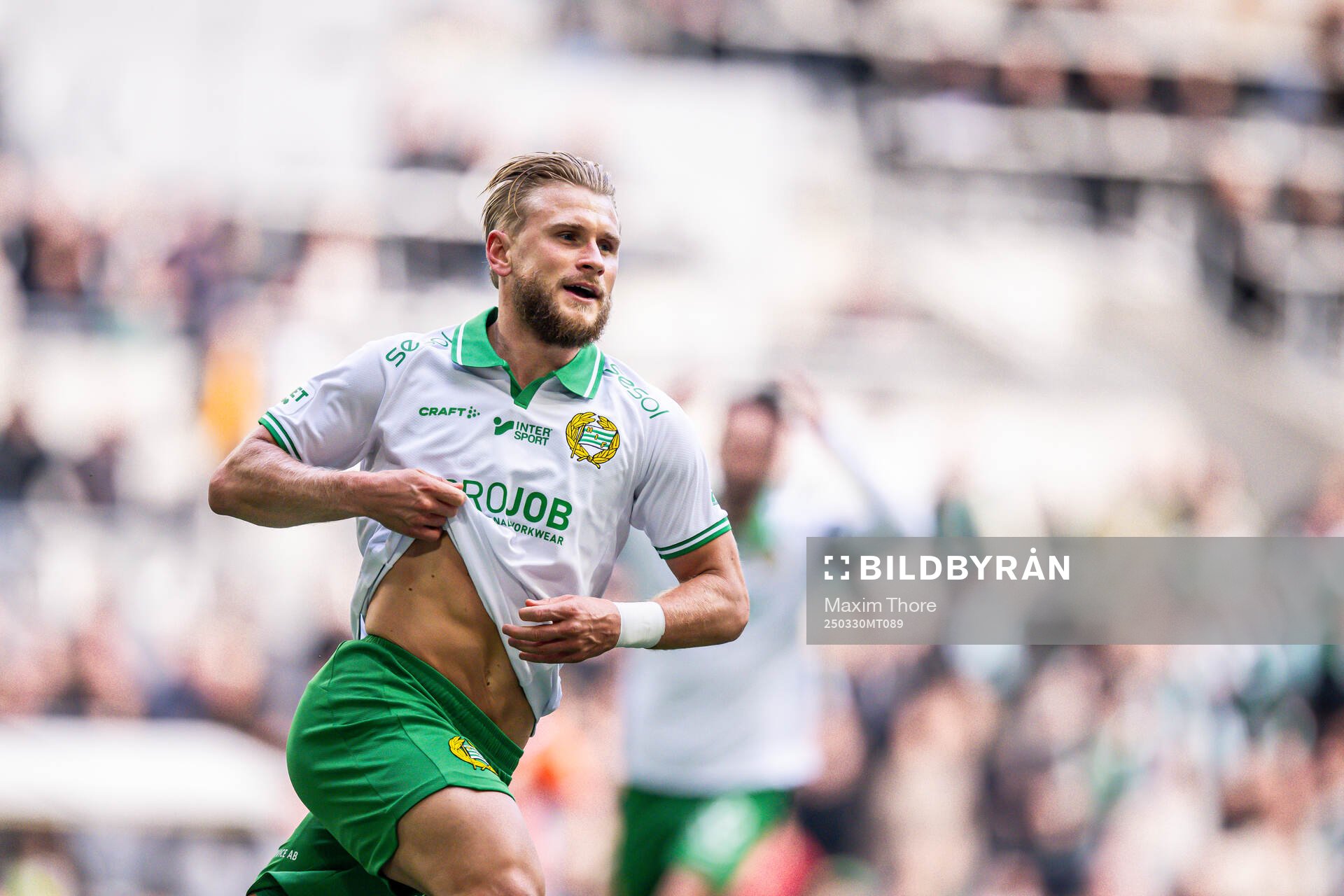 Hammarbys Simon Strand jublar