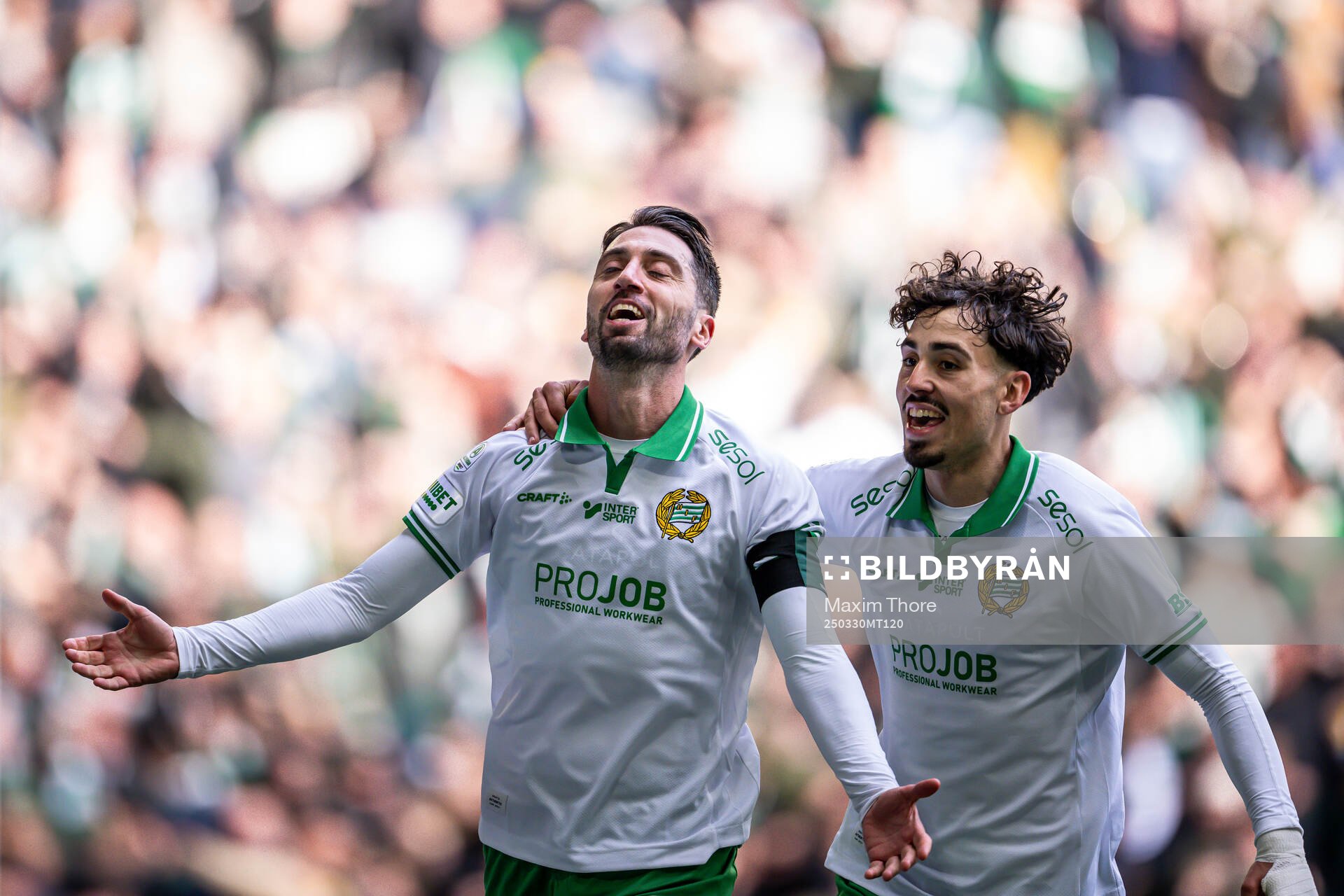 Hammarbys Nahir Besara jublar