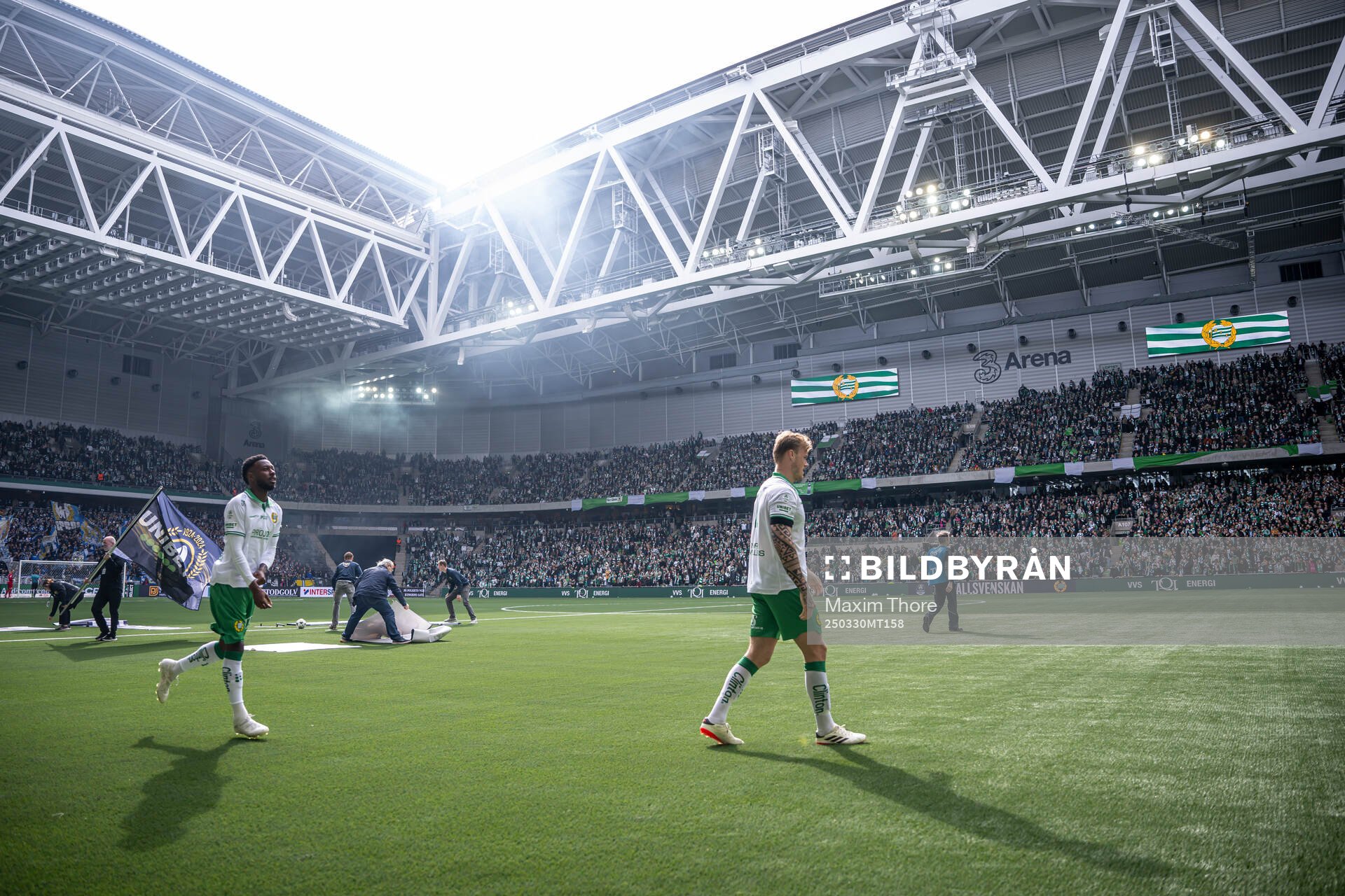 Hammarbys Shaquille Pinas och Victor Eriksson i