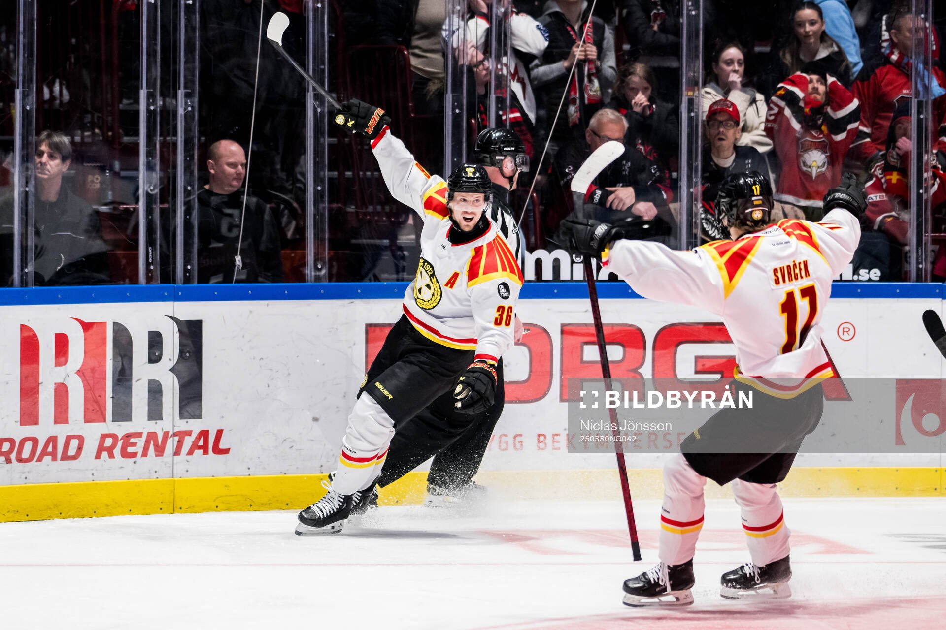 Brynäs Linus Ölund jublar
