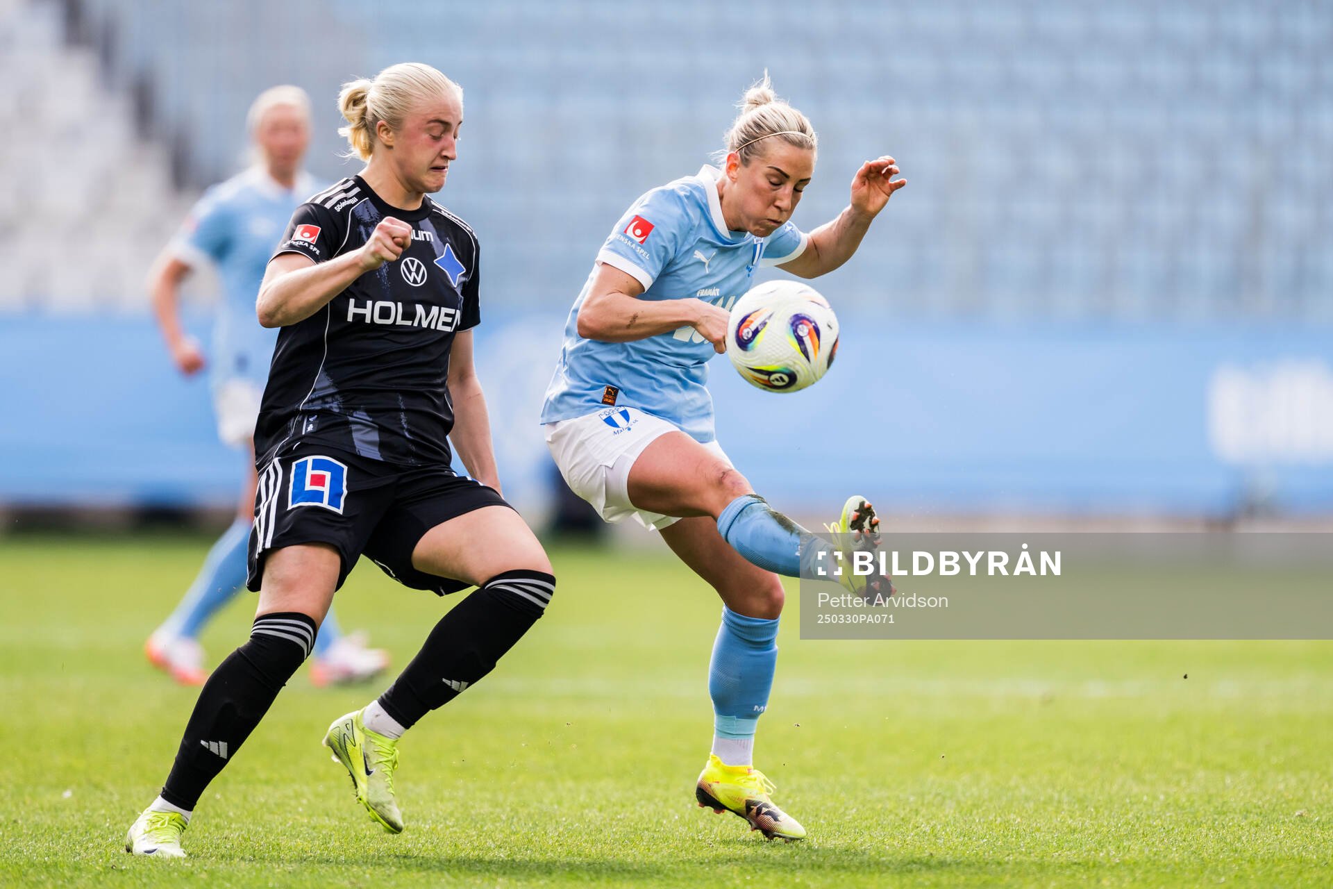 IFK Norrköpings Wilma Leidhammar och Malmö FFs Mia Persson